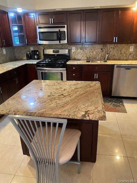 Address not disclosed, Elmont, NY 11003