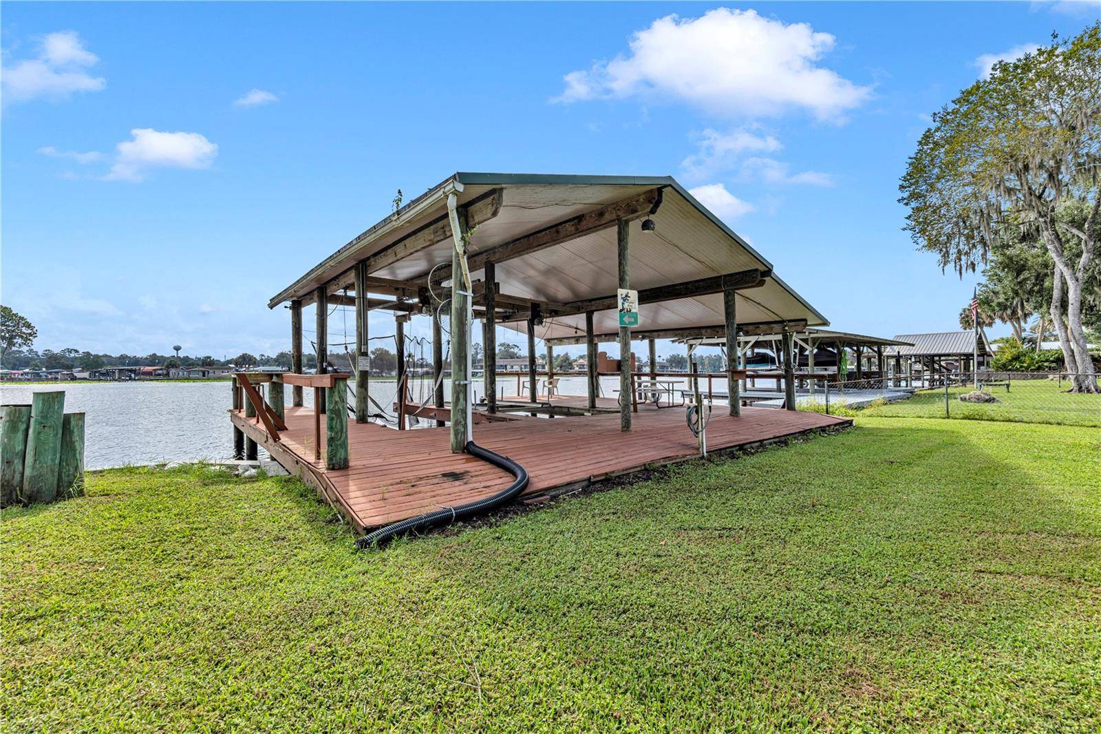 56310 REDBUD RD, Astor, FL 32102