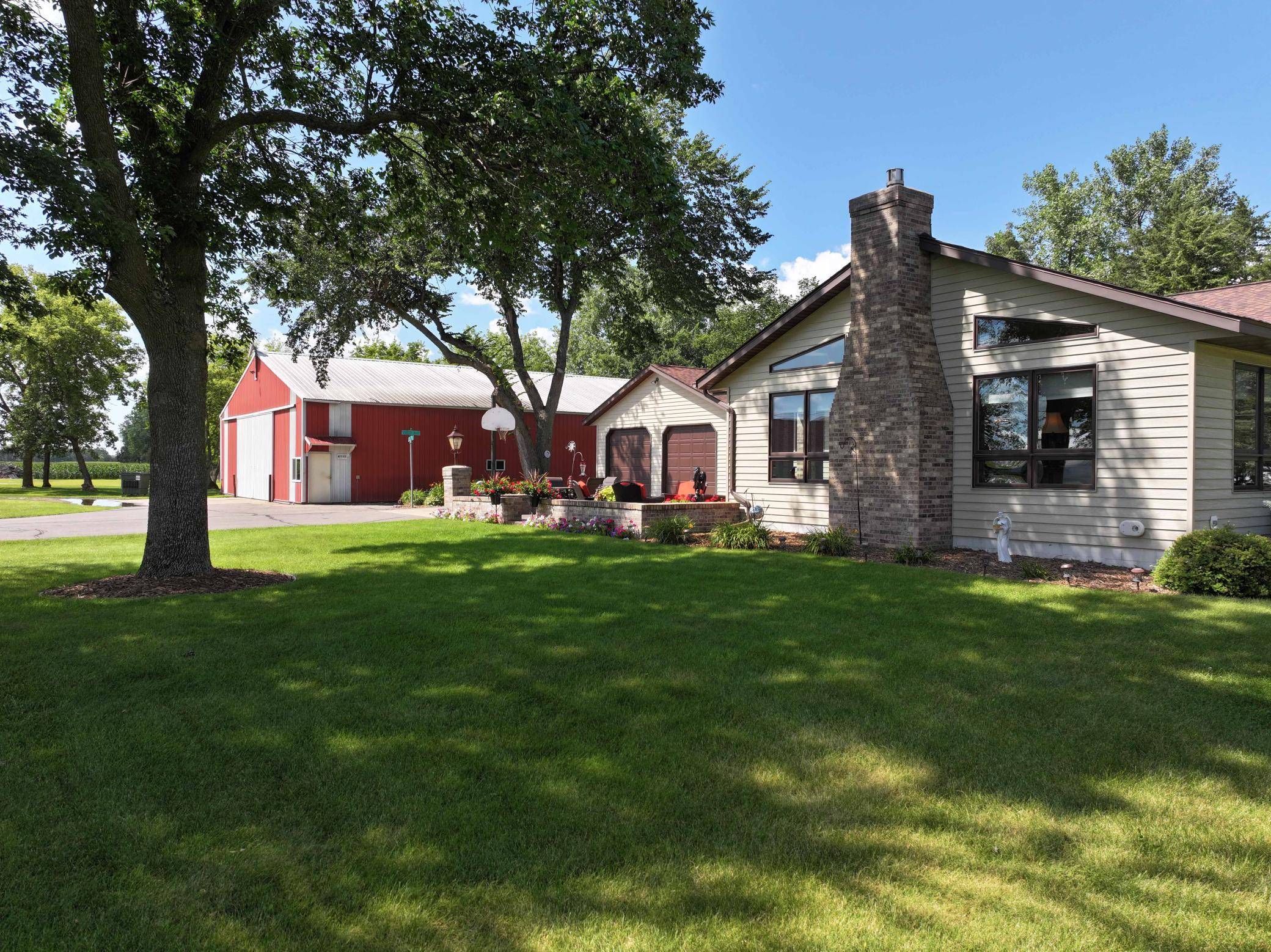 8010 Center ST, Clear Lake, MN 55319