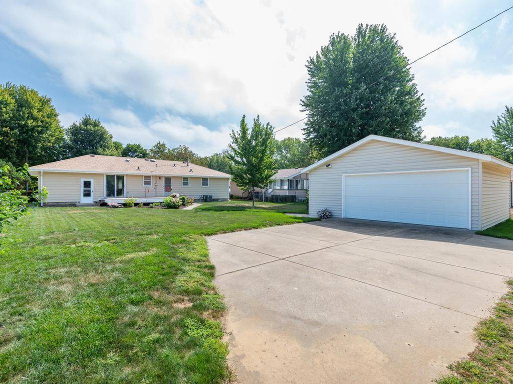 948 Main ST S, Shakopee, MN 55379