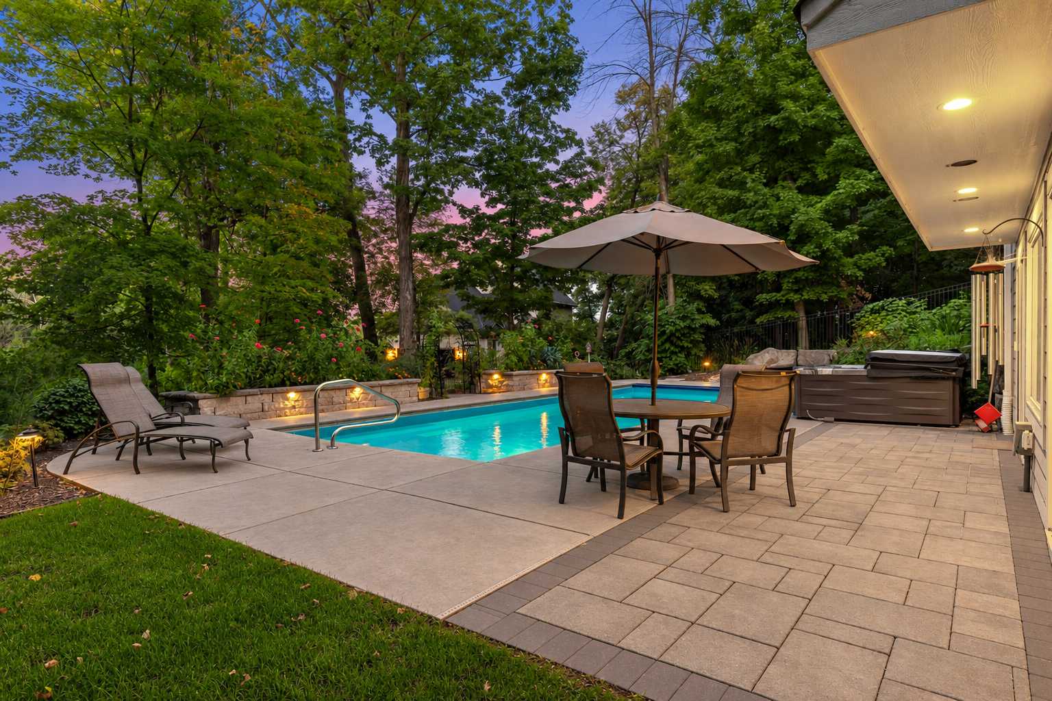 18508 Ridgewood RD, Minnetonka, MN 55391