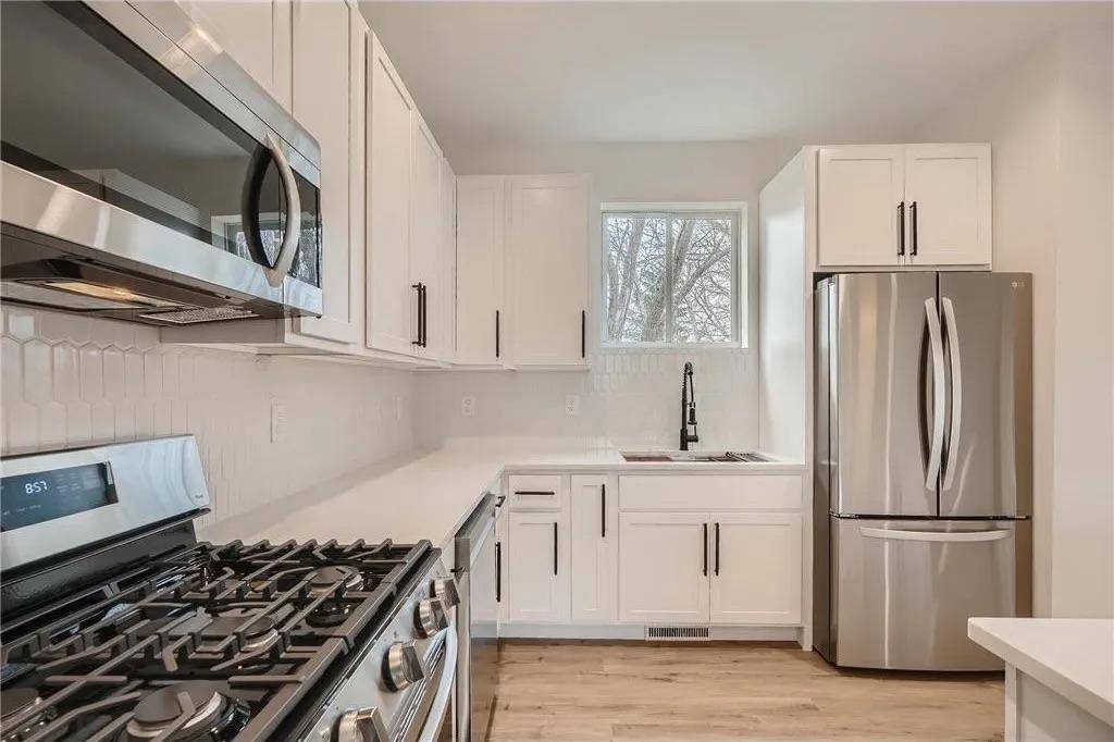 1995 11th AVE E #4, North Saint Paul, MN 55109