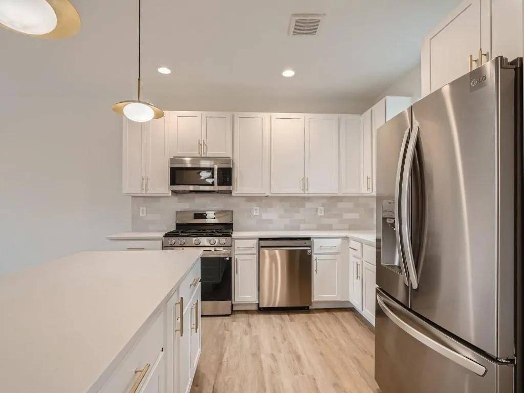 1995 11th AVE E #2, North Saint Paul, MN 55109