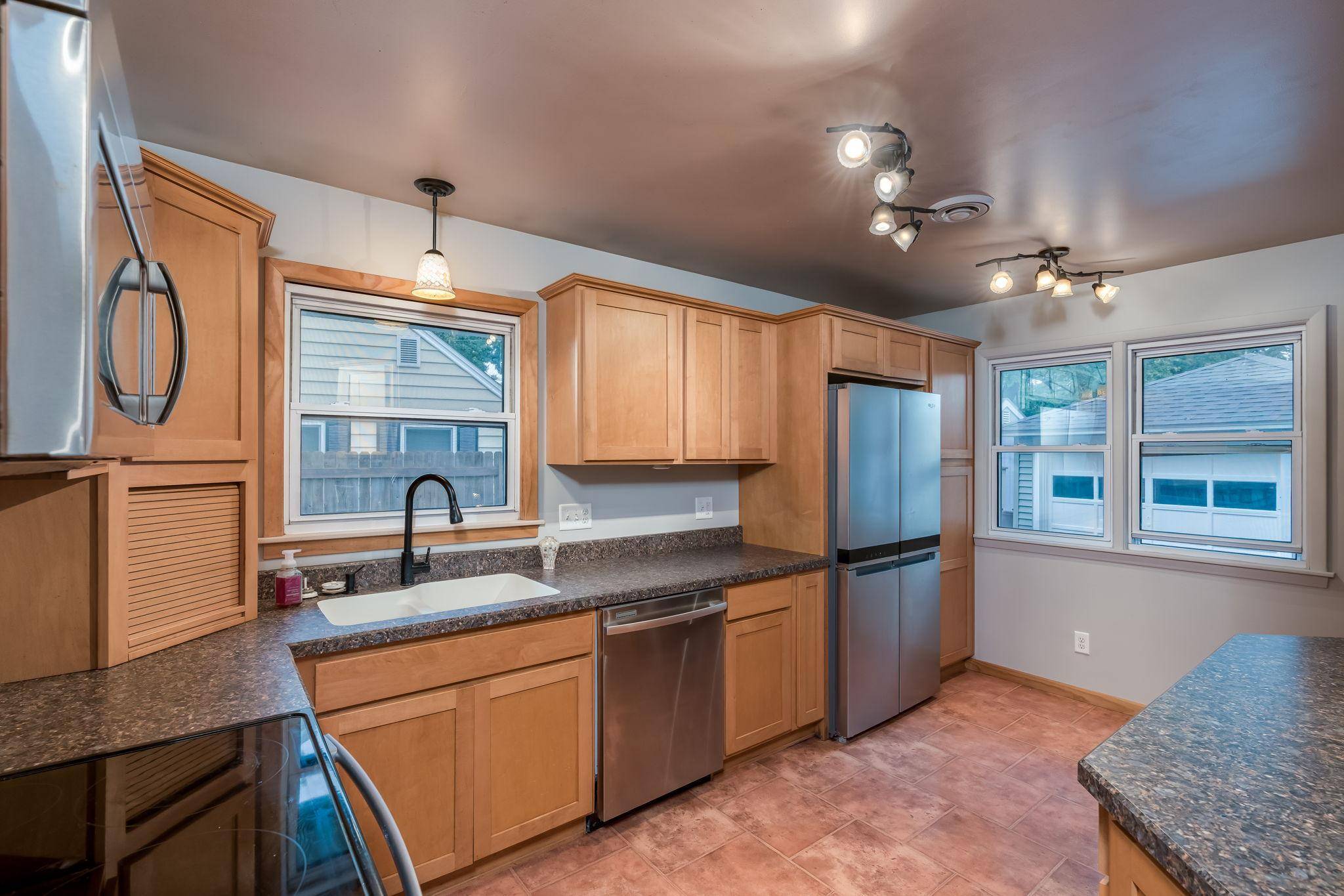 13 Southview DR, Mankato, MN 56001
