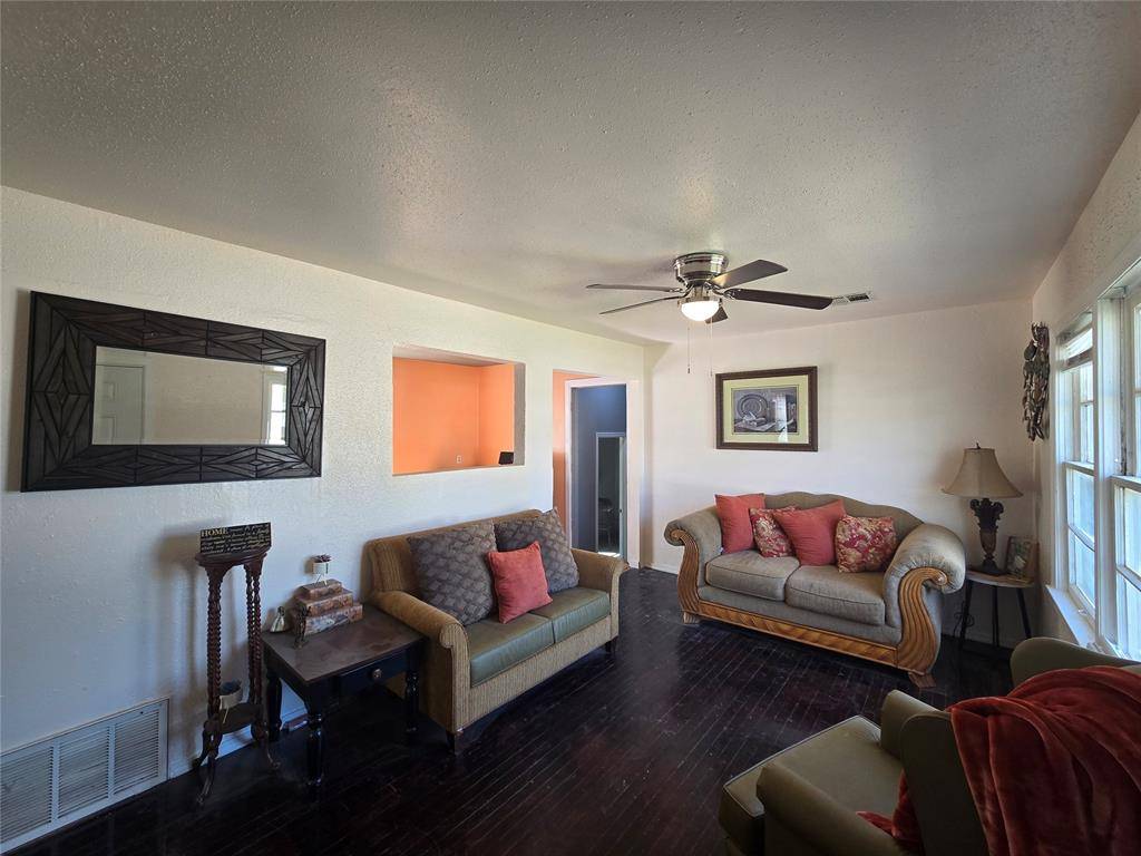 3425 Willow Creek DR, Midwest City, OK 73110