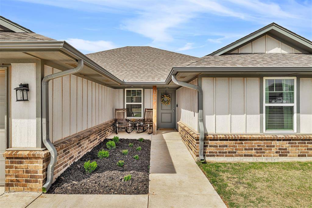 1938 Eli AVE, Tuttle, OK 73089