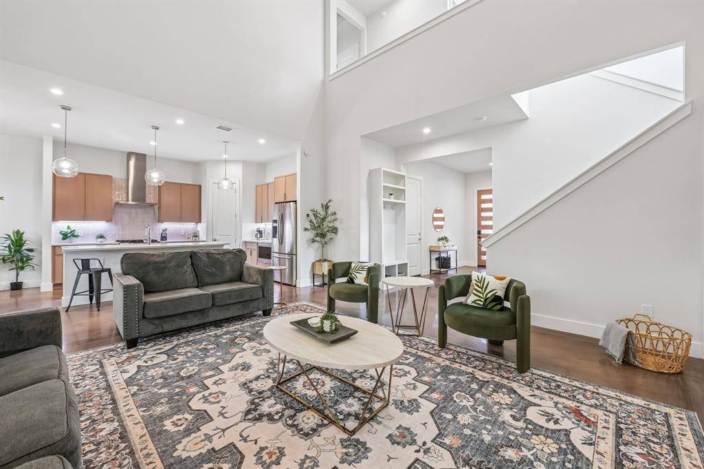 2403 Obenchain Street, Dallas, TX 75212