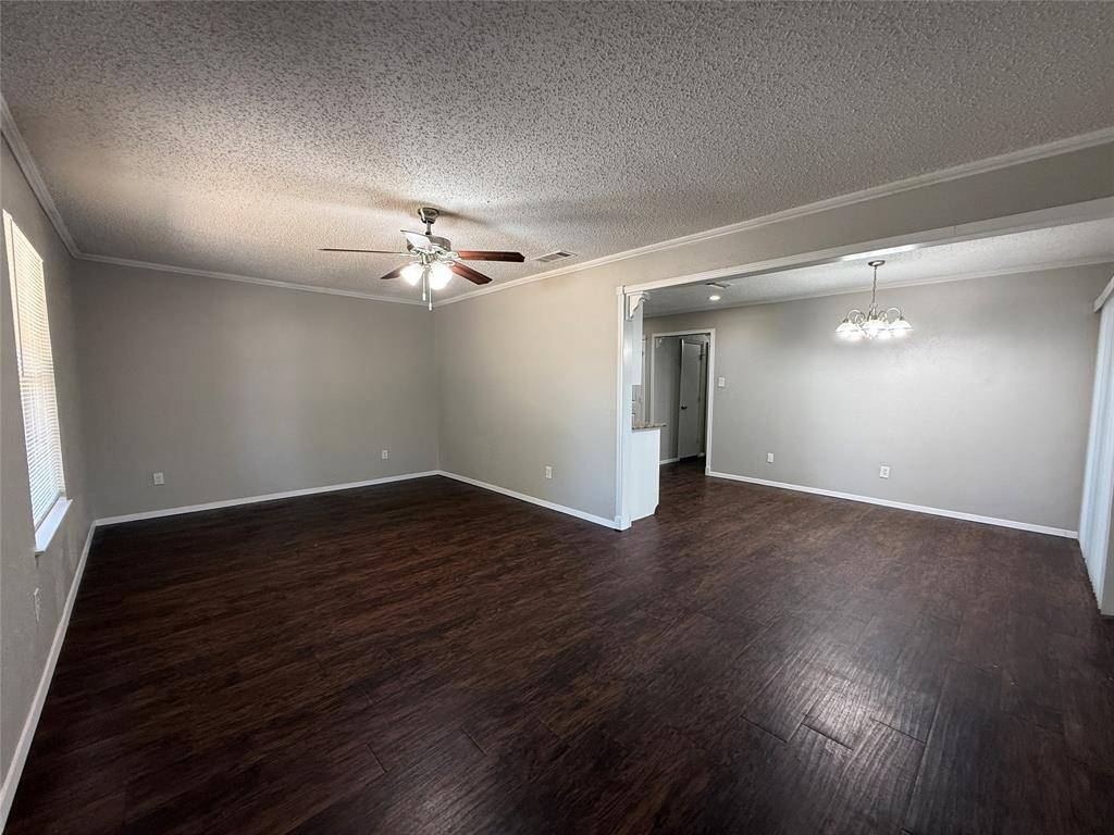 1407 La Fonda Drive, Seagoville, TX 75159