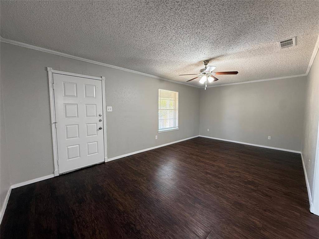 1407 La Fonda Drive, Seagoville, TX 75159