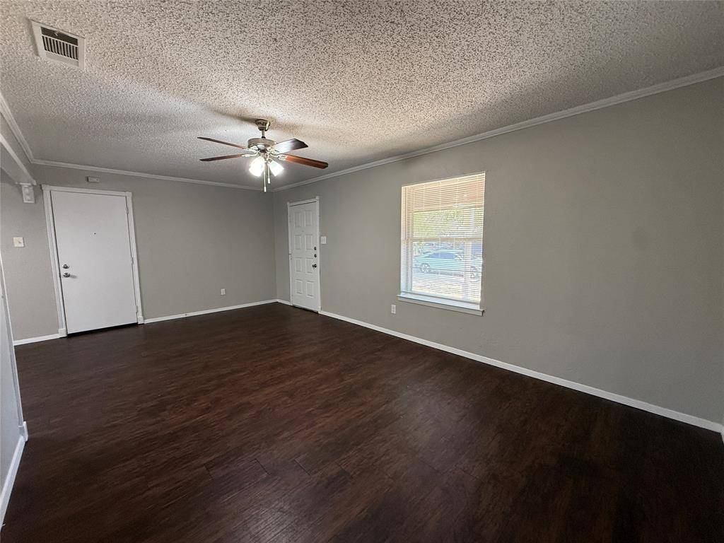 1407 La Fonda Drive, Seagoville, TX 75159