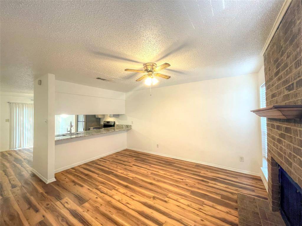 1034 Mckinley Street #A, Benbrook, TX 76126