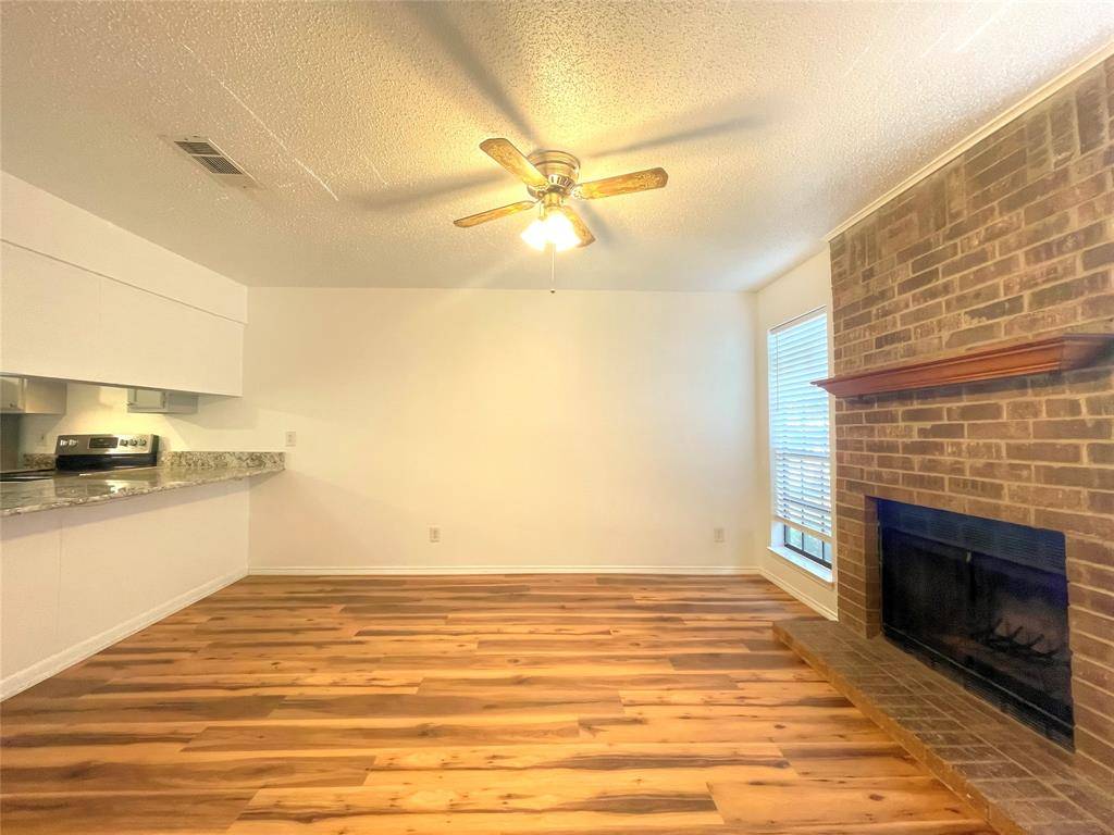 1034 Mckinley Street #A, Benbrook, TX 76126