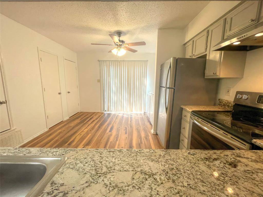 1034 Mckinley Street #A, Benbrook, TX 76126