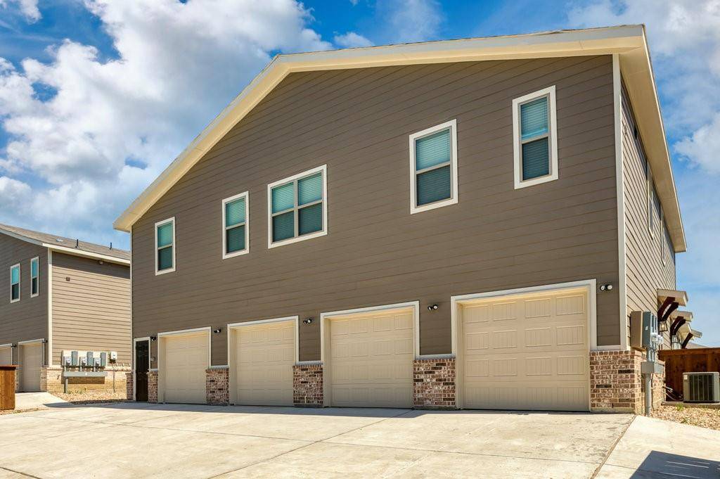 613 Wheatfield Drive, Venus, TX 76084