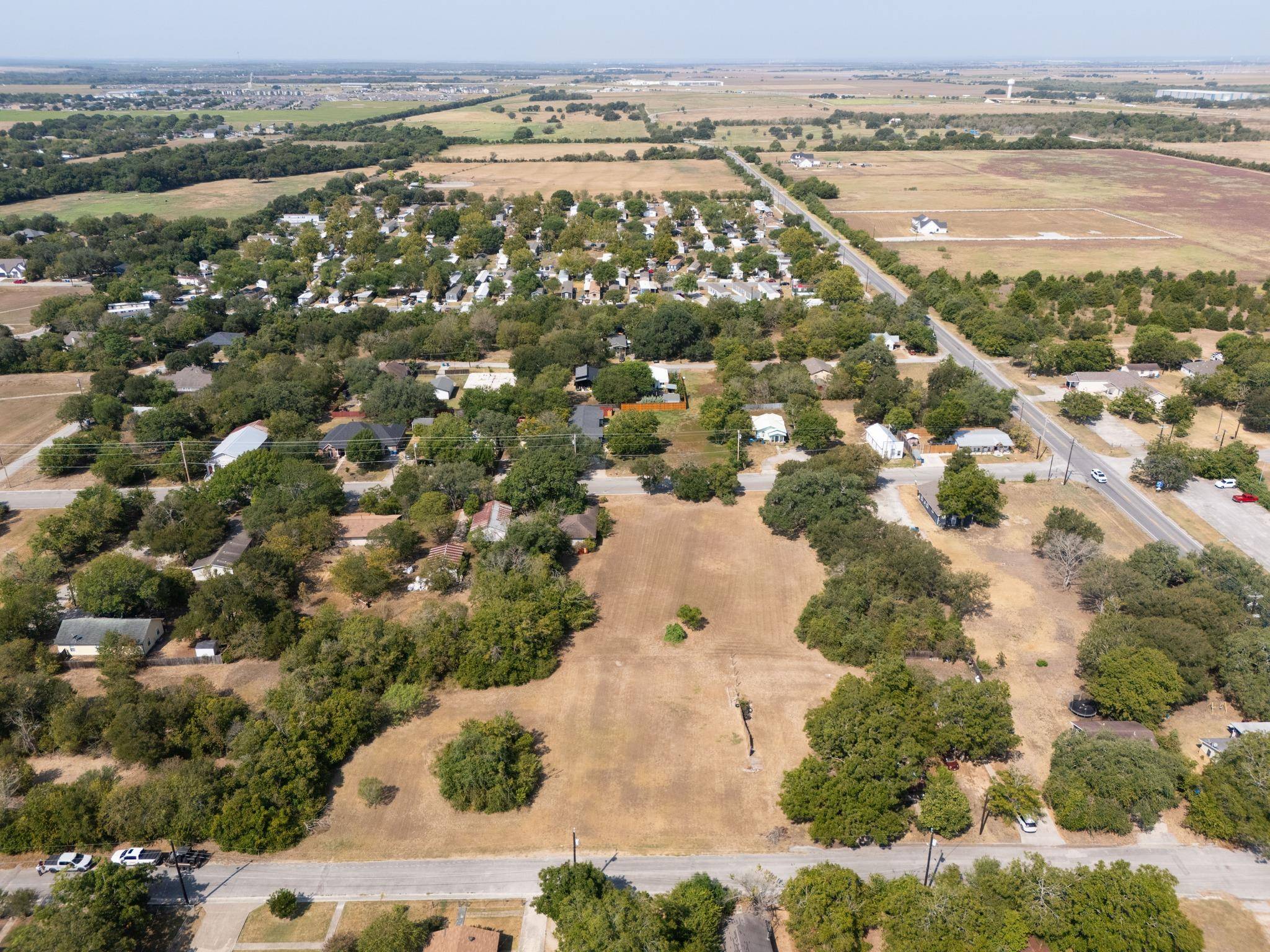 1311 Hondo ST, Lockhart, TX 78644