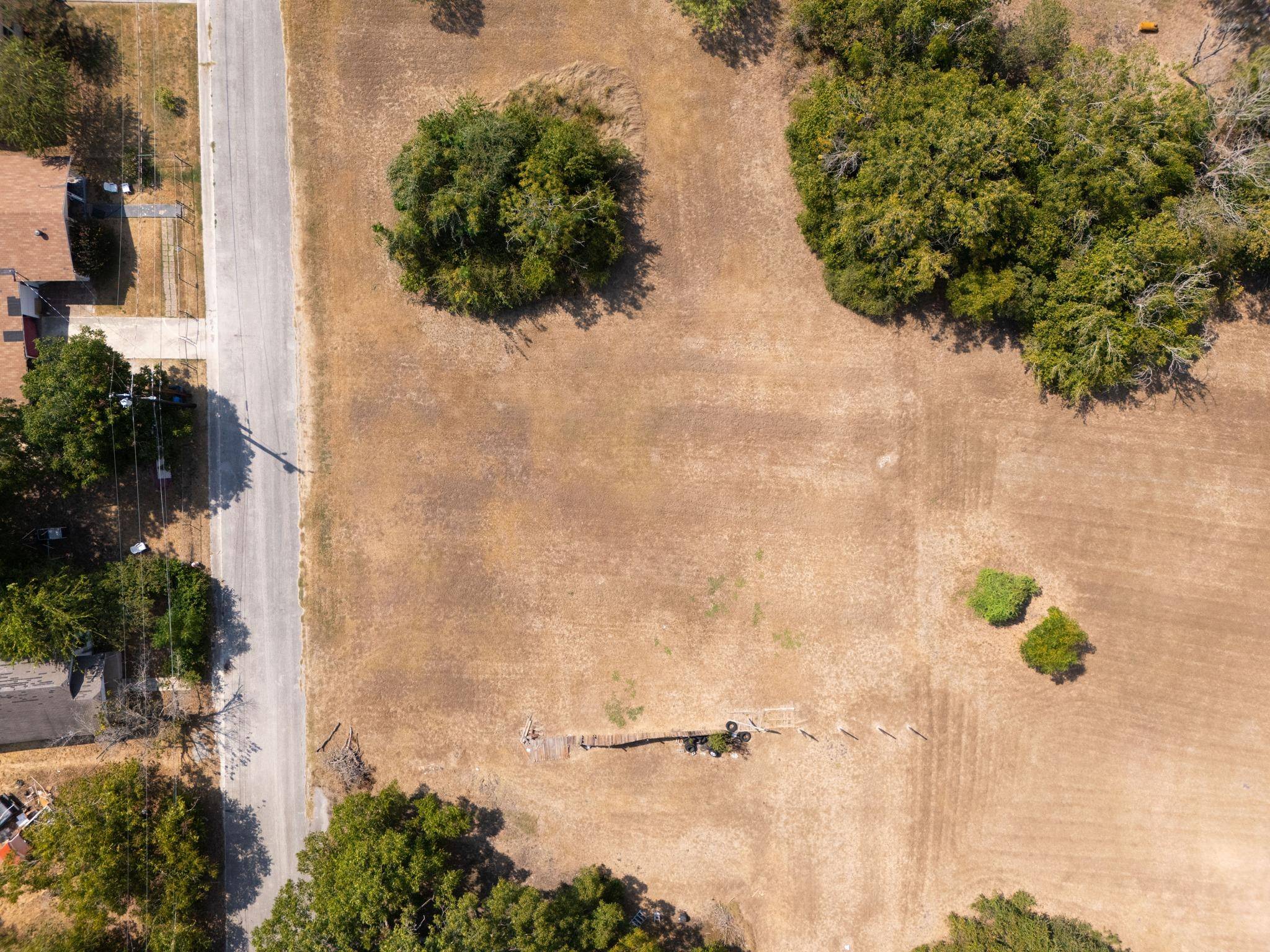 1313 Hondo ST, Lockhart, TX 78644