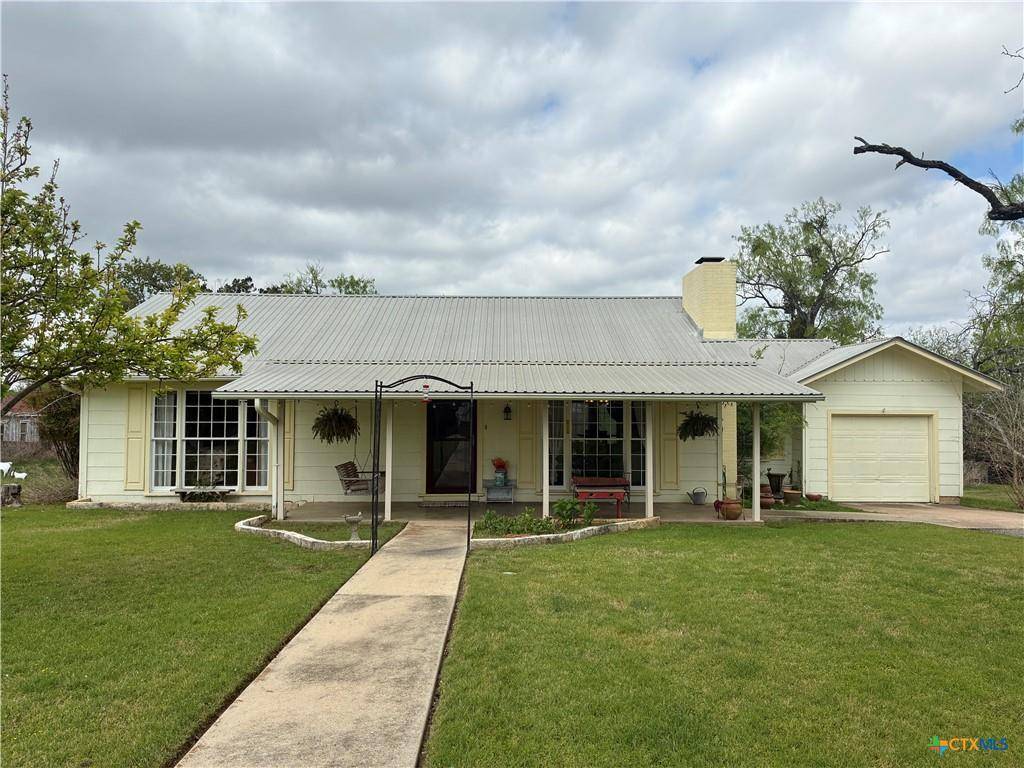 408 S Porter ST, Lampasas, TX 76550