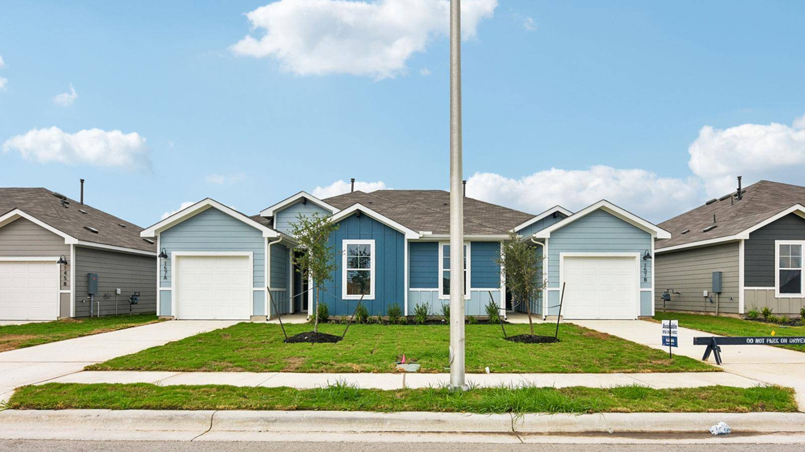 157A Harrison XING, Uhland, TX 78640