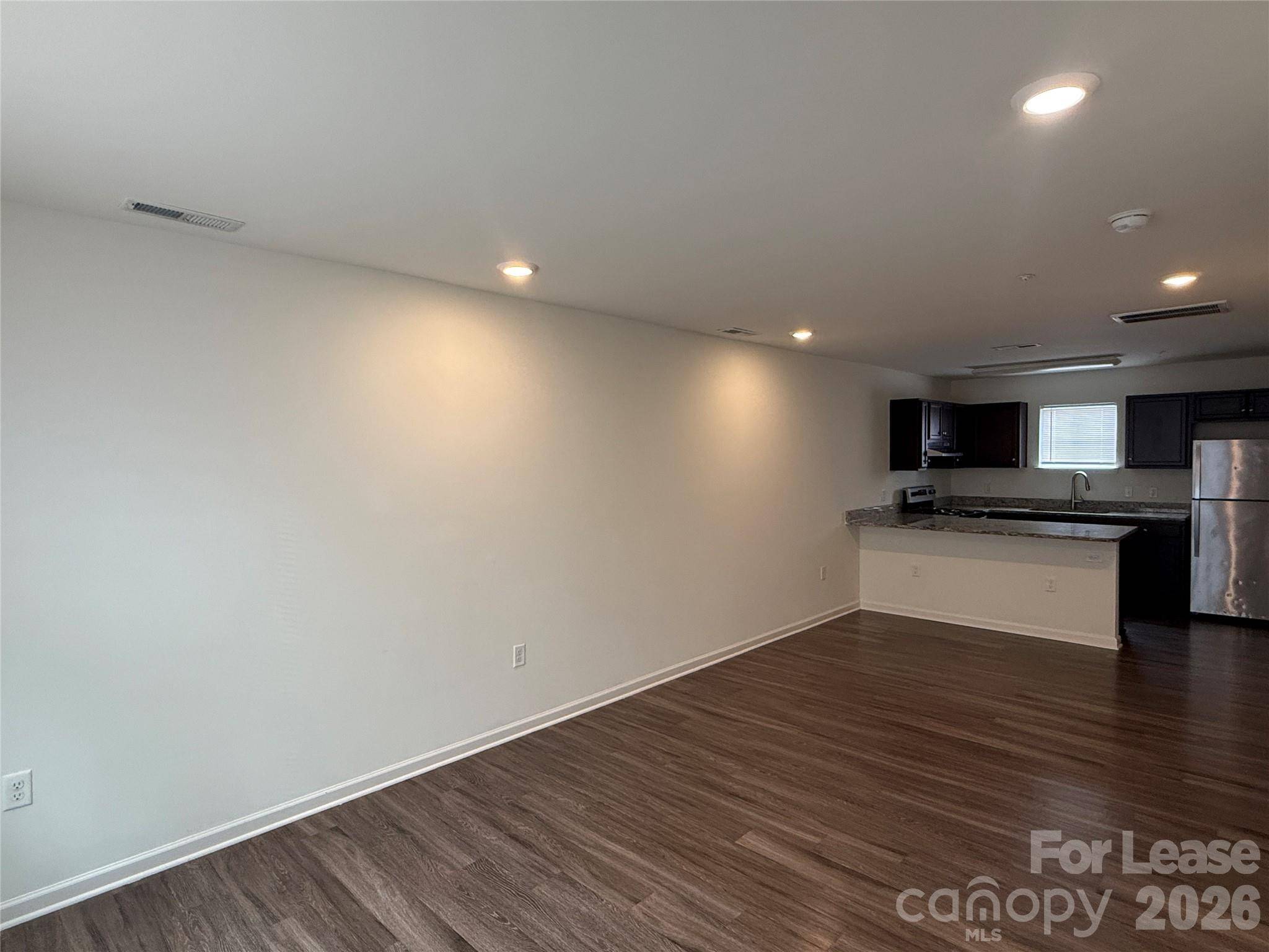 2021 Oakdale RD #M, Charlotte, NC 28216
