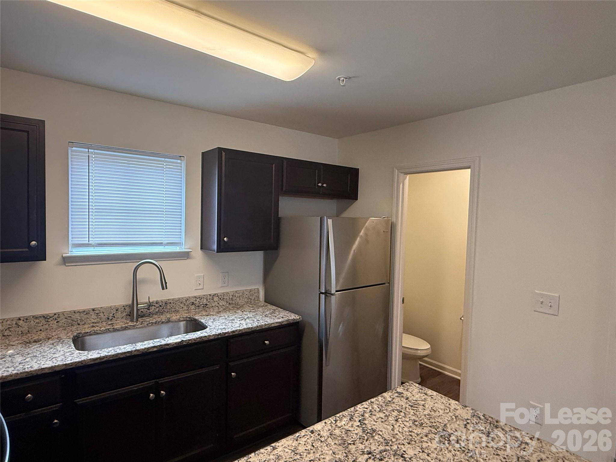 2021 Oakdale RD #M, Charlotte, NC 28216