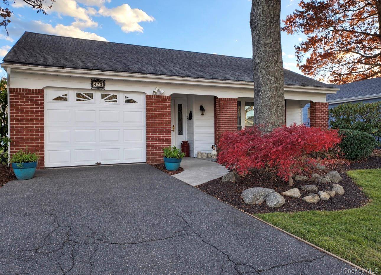 473 Stratford LN, Ridge, NY 11961