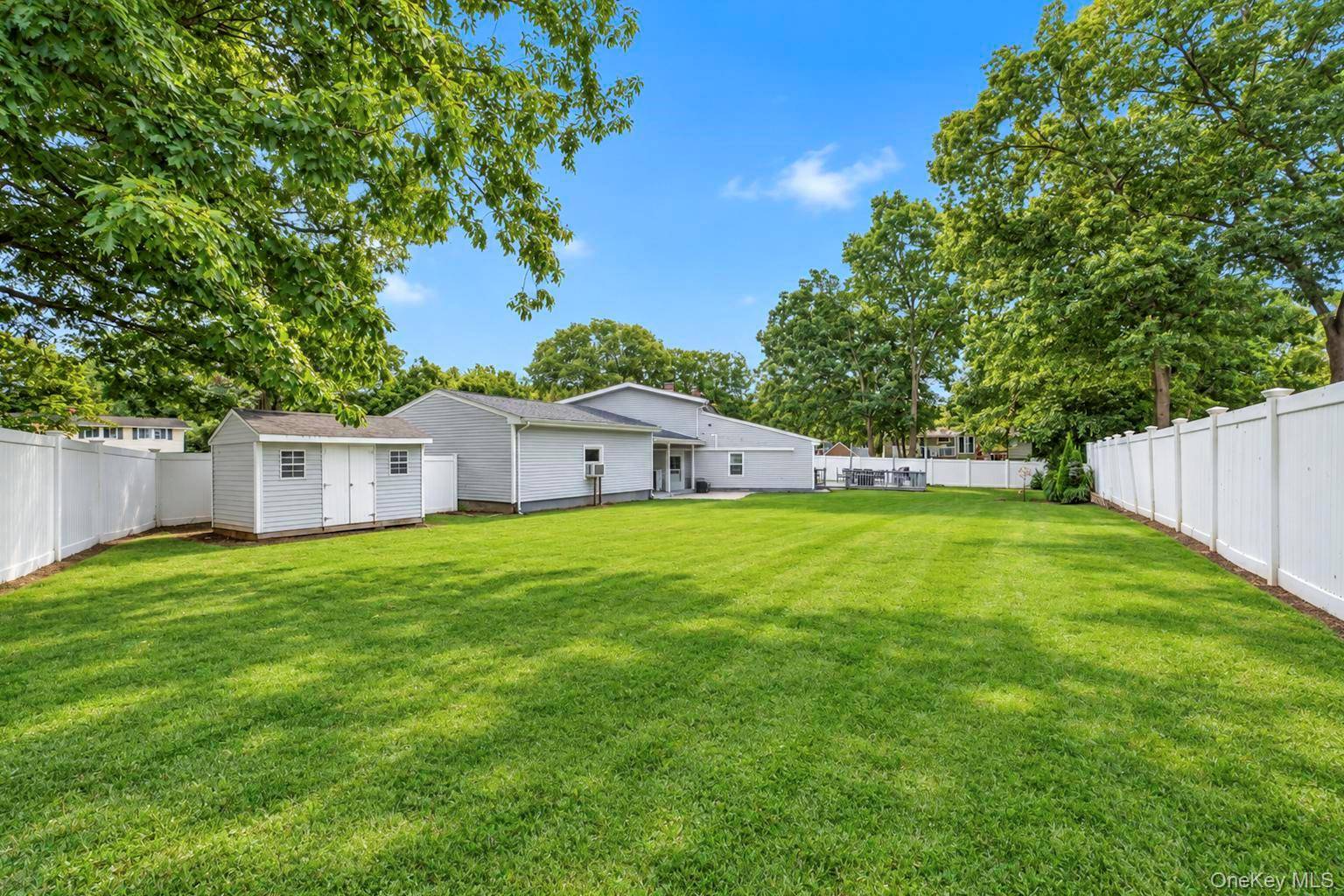 4 Bud CT, East Setauket, NY 11733
