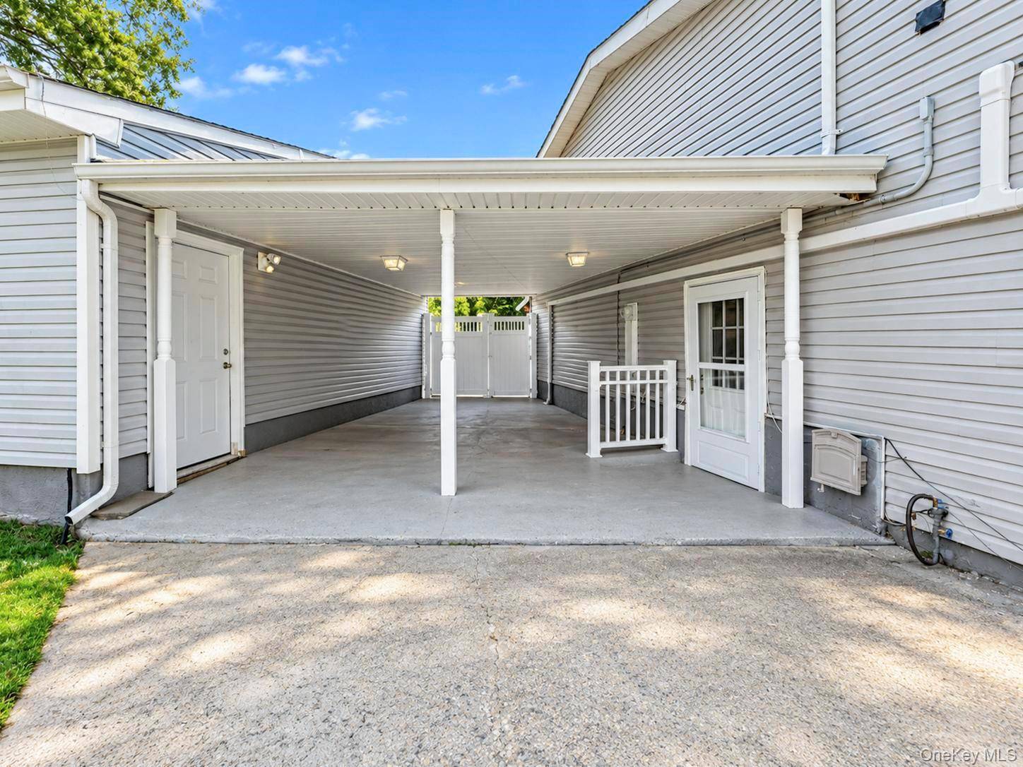 4 Bud CT, East Setauket, NY 11733
