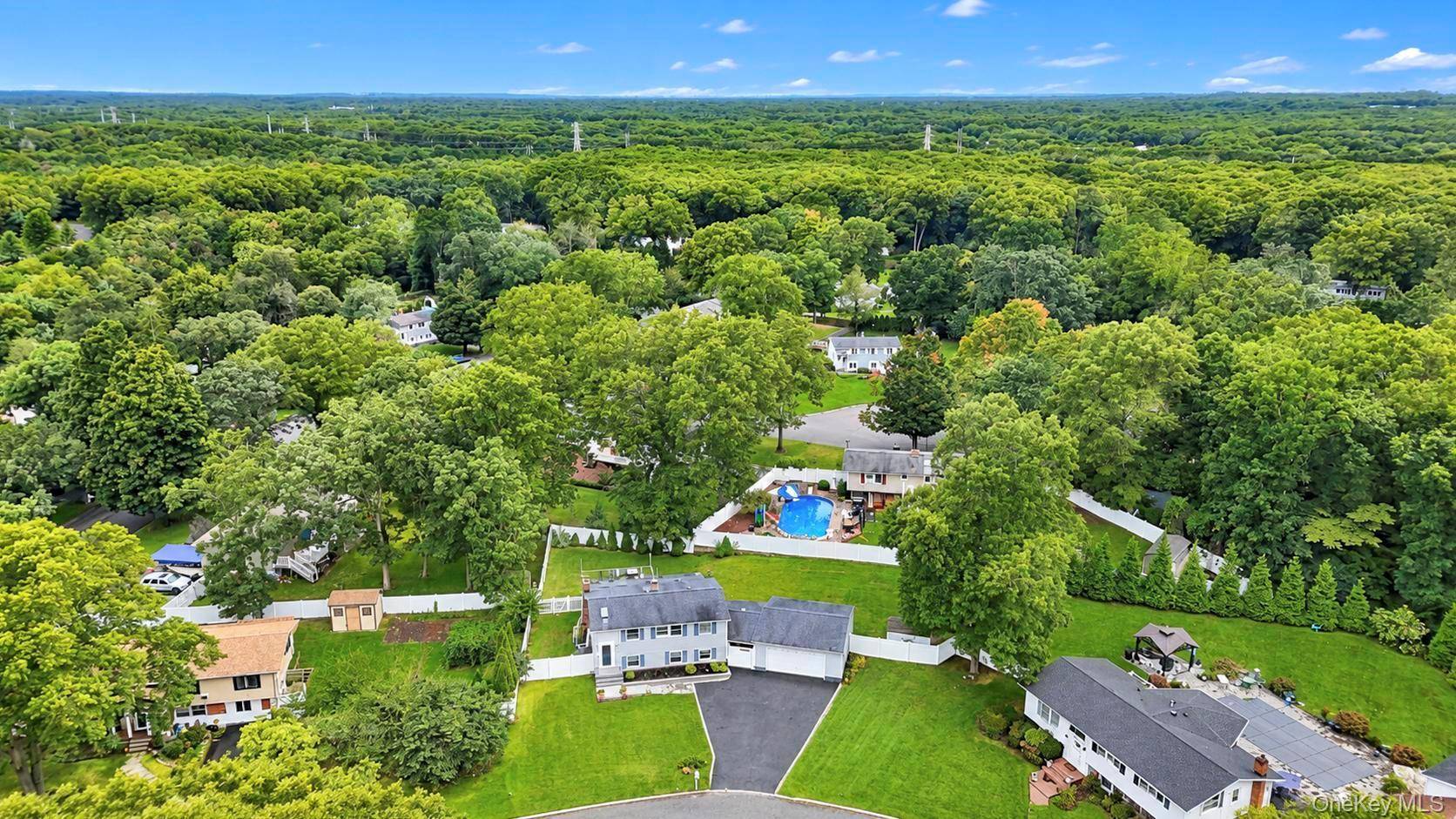 4 Bud CT, East Setauket, NY 11733