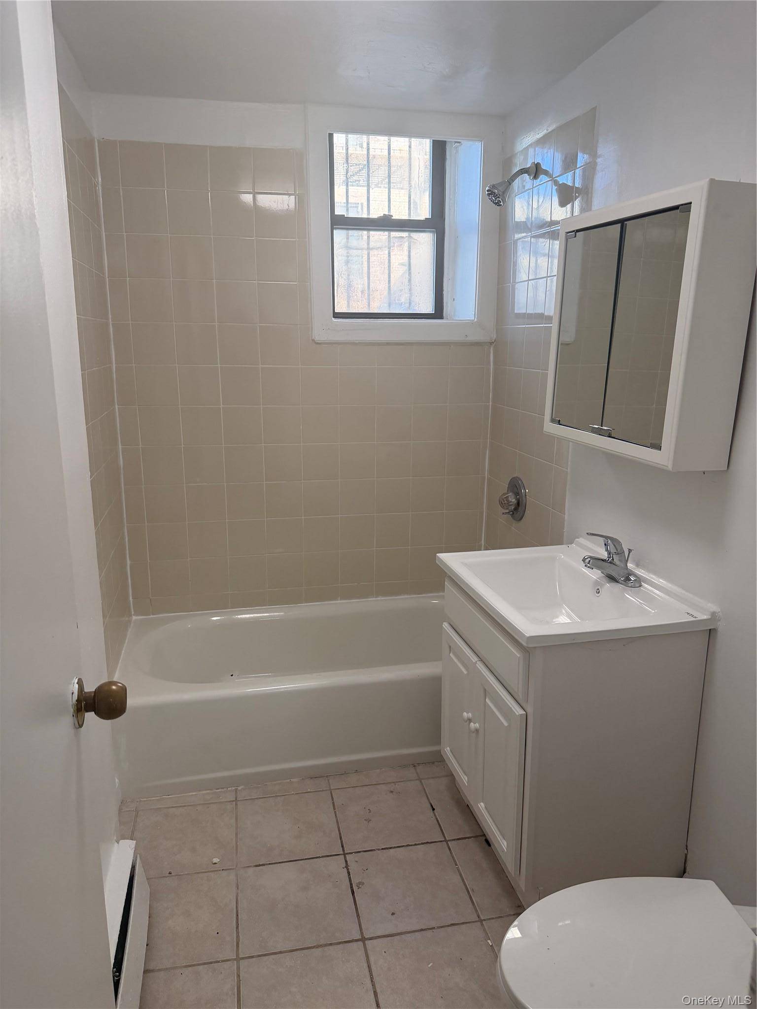 11 Lawrence ST #1B, Yonkers, NY 10705