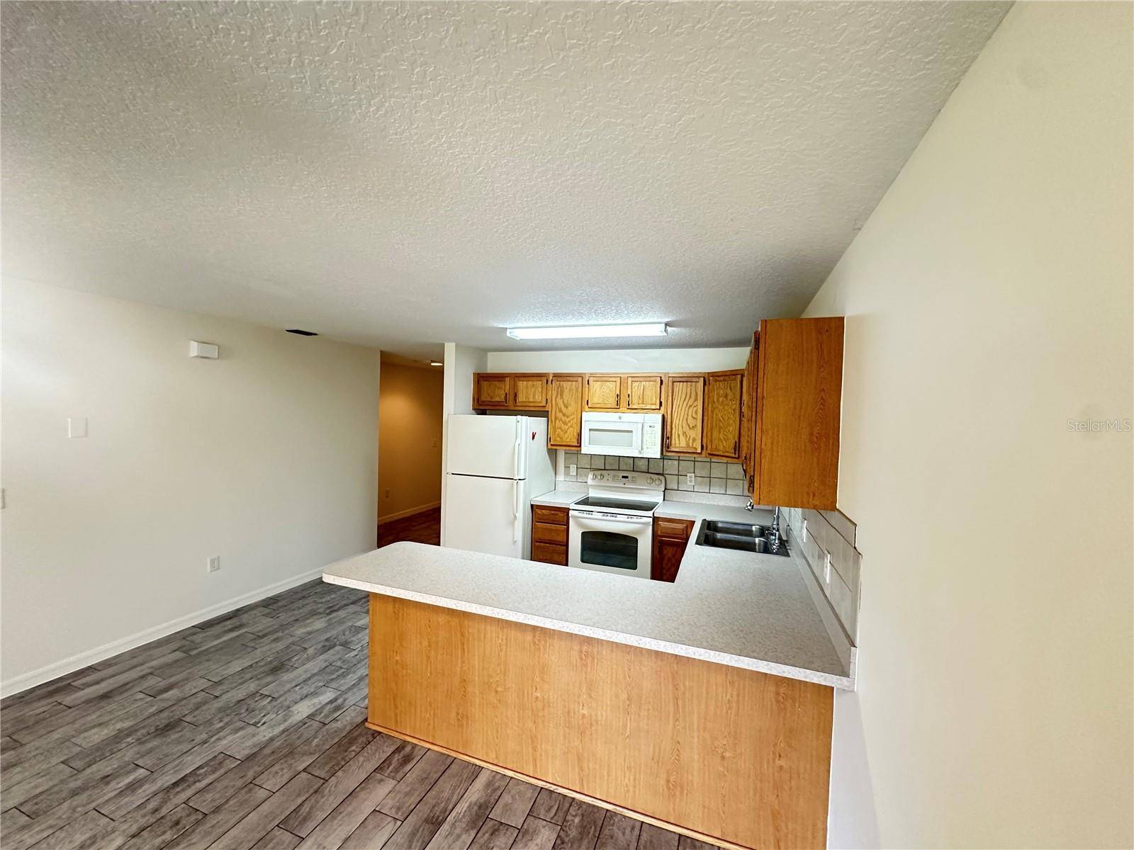 809 DENNIS AVE, Fruitland Park, FL 34731
