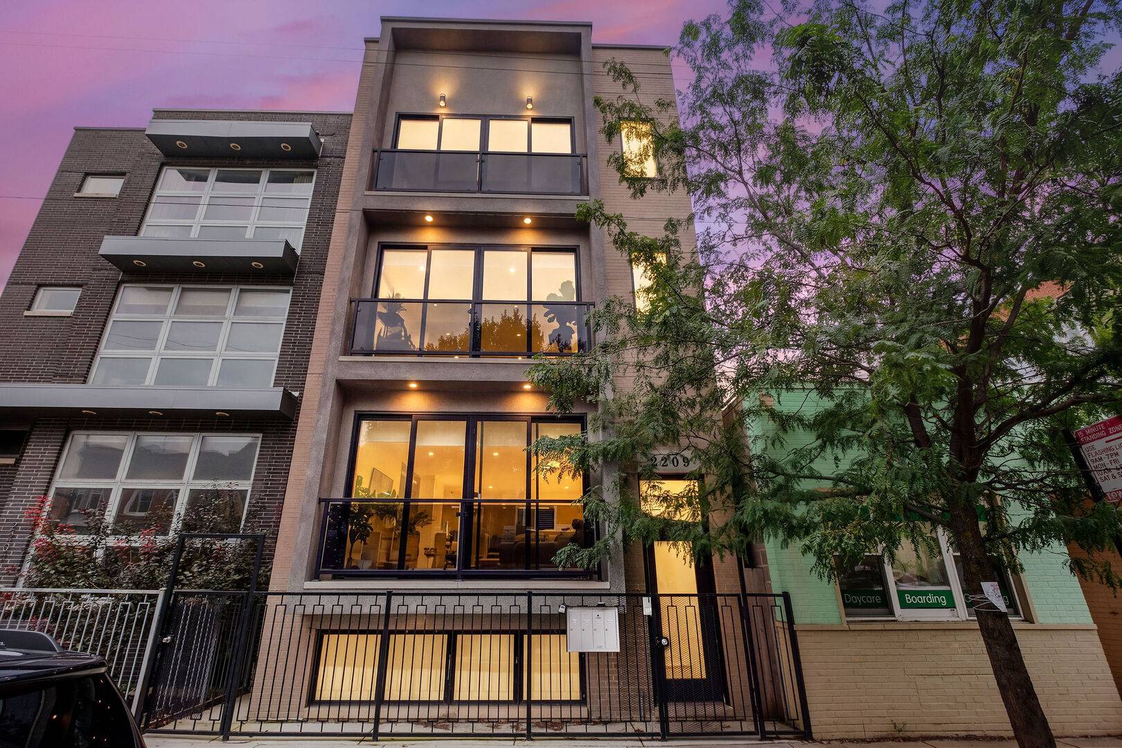 2209 W Belmont AVE #2, Chicago, IL 60618