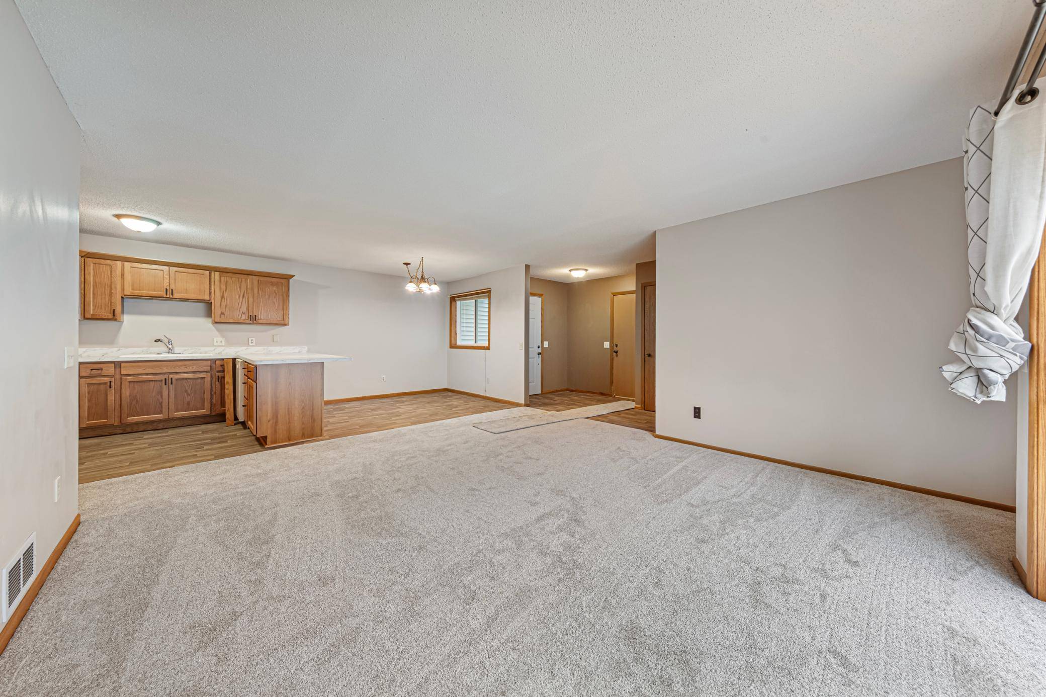 417 Whispering River LN, Farmington, MN 55024