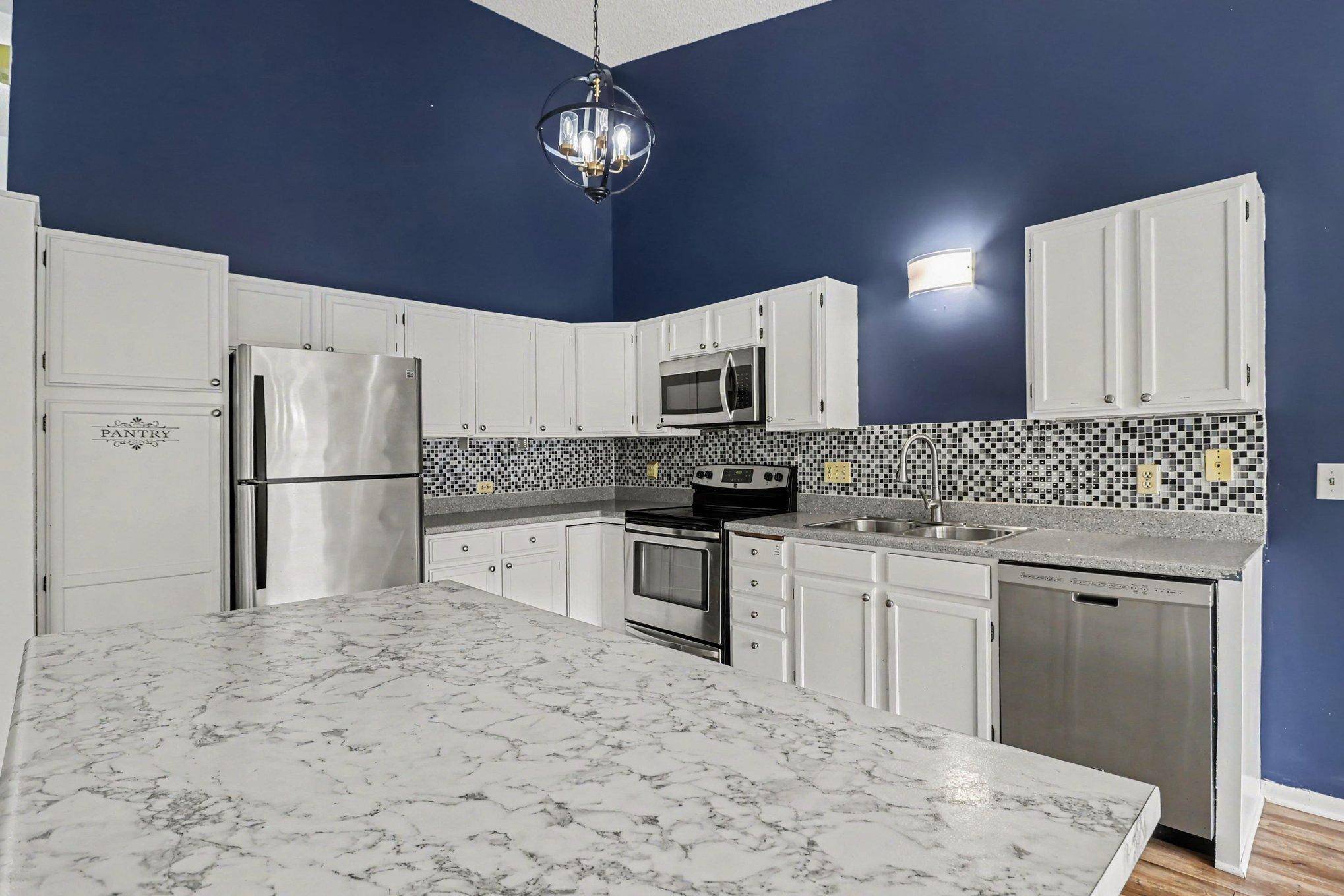 2053 Edgerton ST, Maplewood, MN 55117