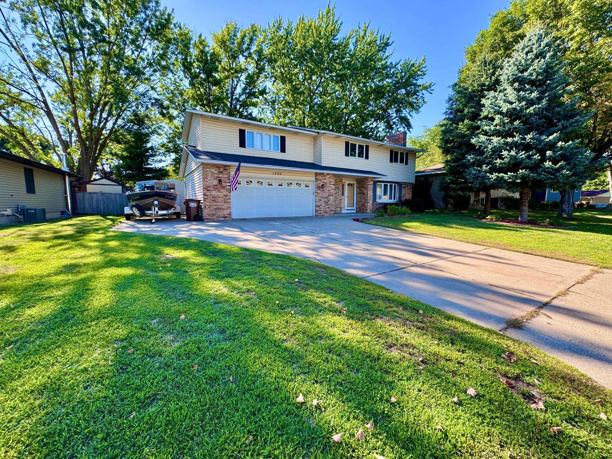 1350 Hillside ST, Hastings, MN 55033