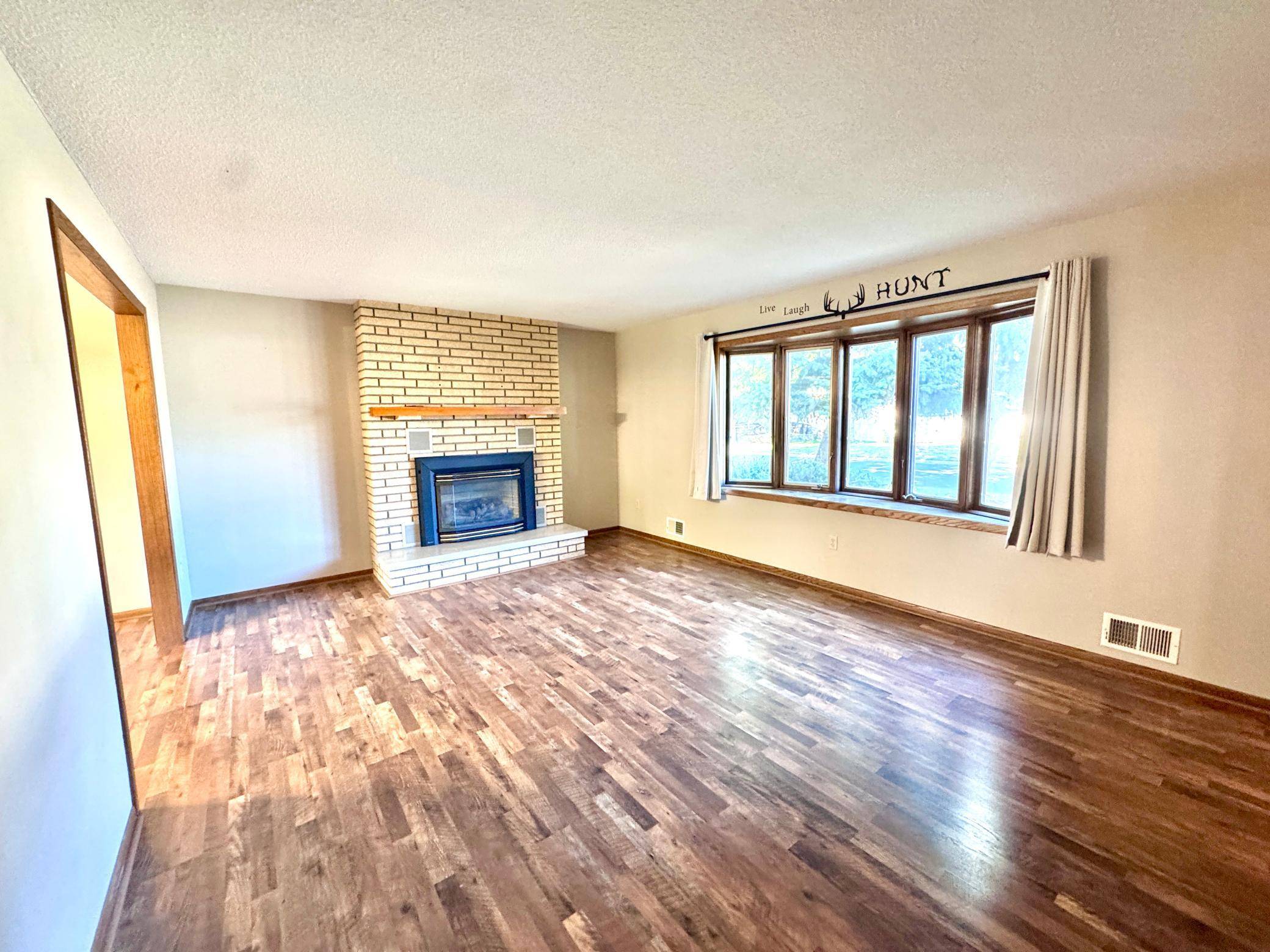 1350 Hillside ST, Hastings, MN 55033