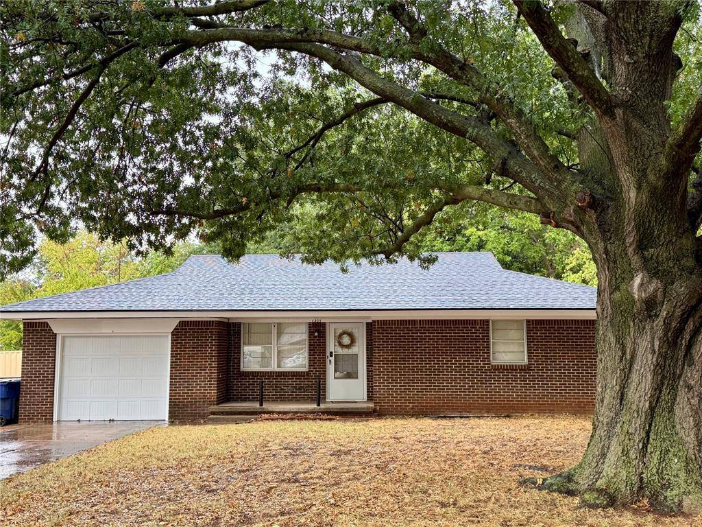 1305 S 10th ST, Chickasha, OK 73018