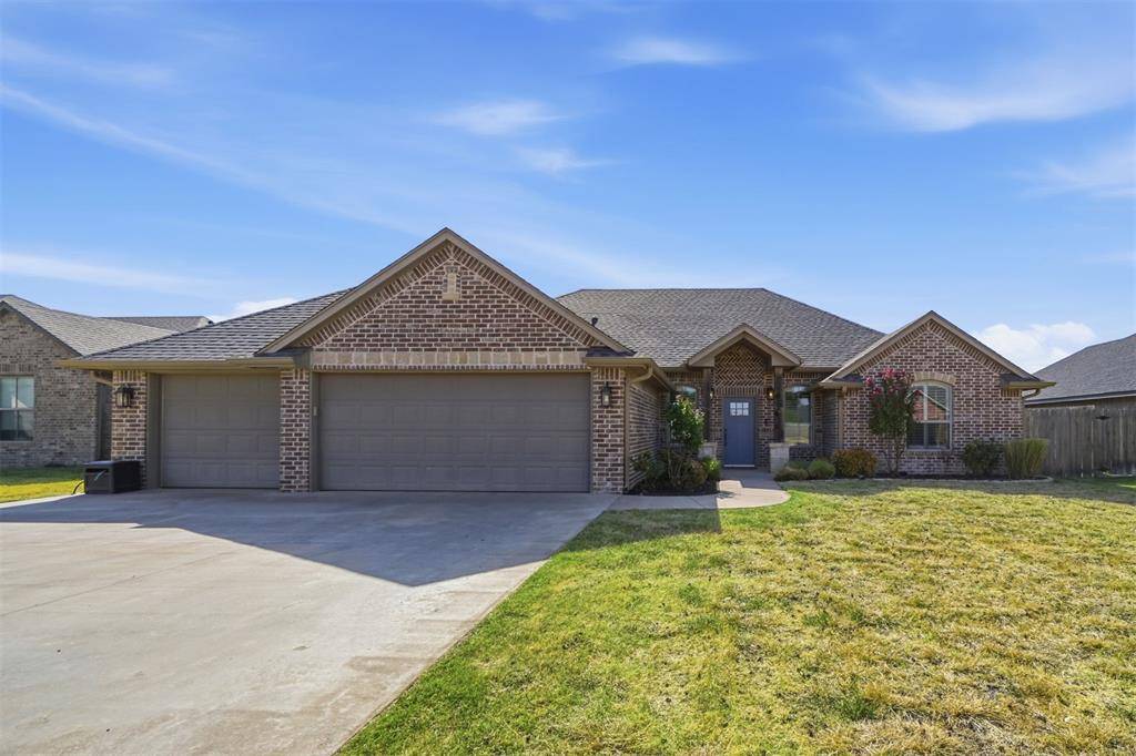 3613 Regal DR, Altus, OK 73521