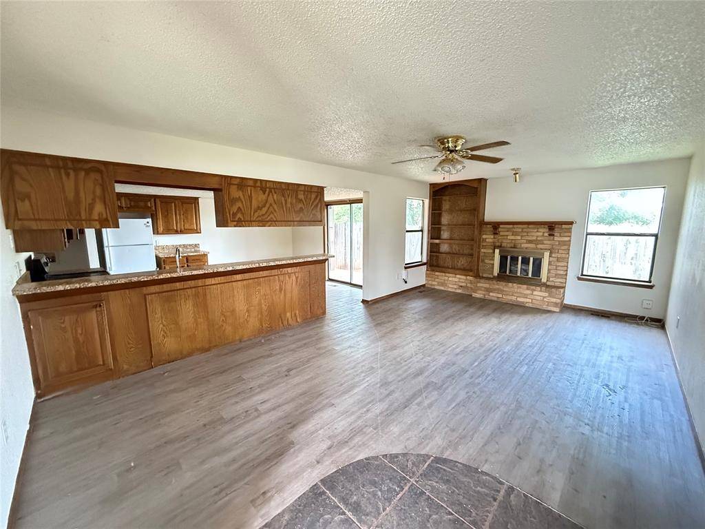 217 Woodbridge CIR, Edmond, OK 73012