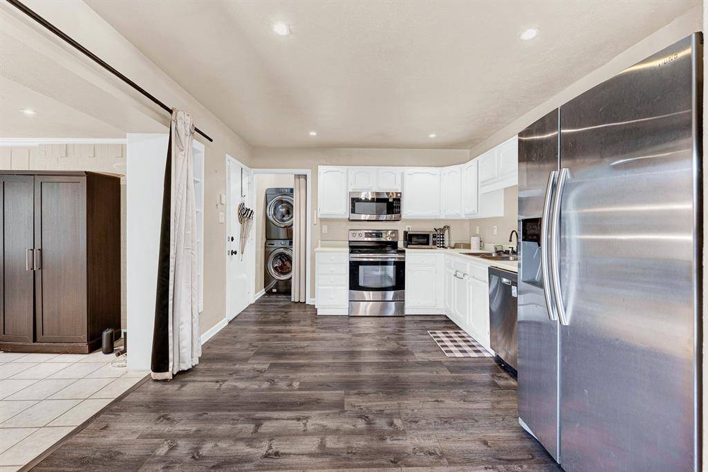 108 Kingsbridge Drive, Garland, TX 75040