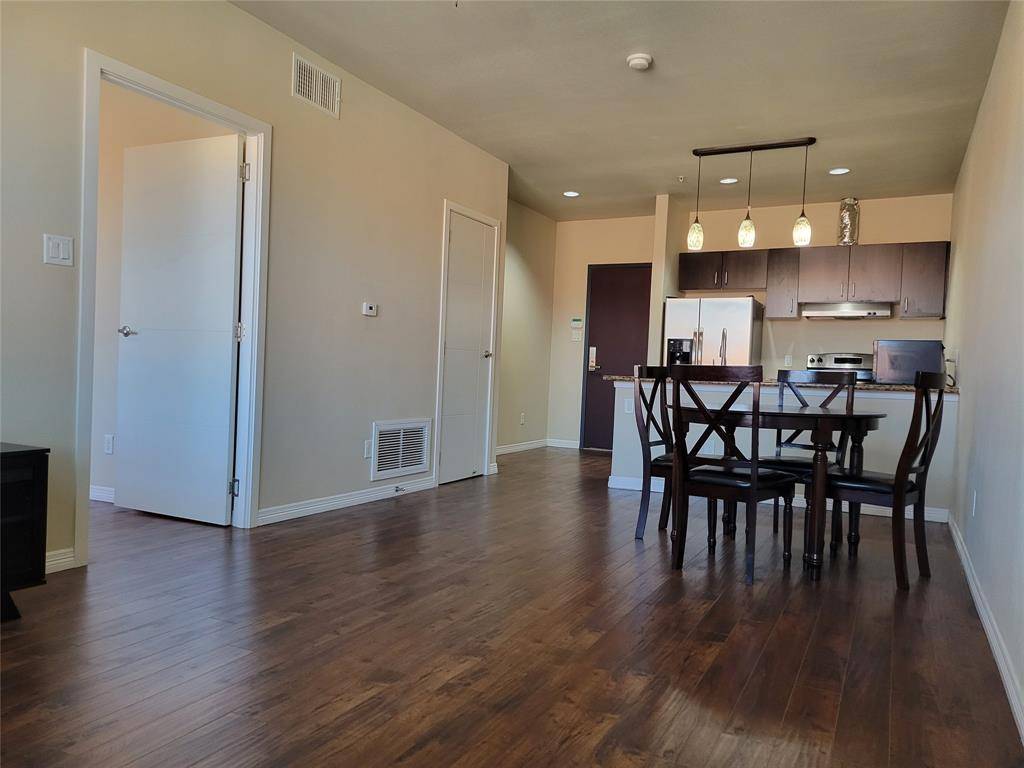 1100 Trinity Mills #2005, Carrollton, TX 75006