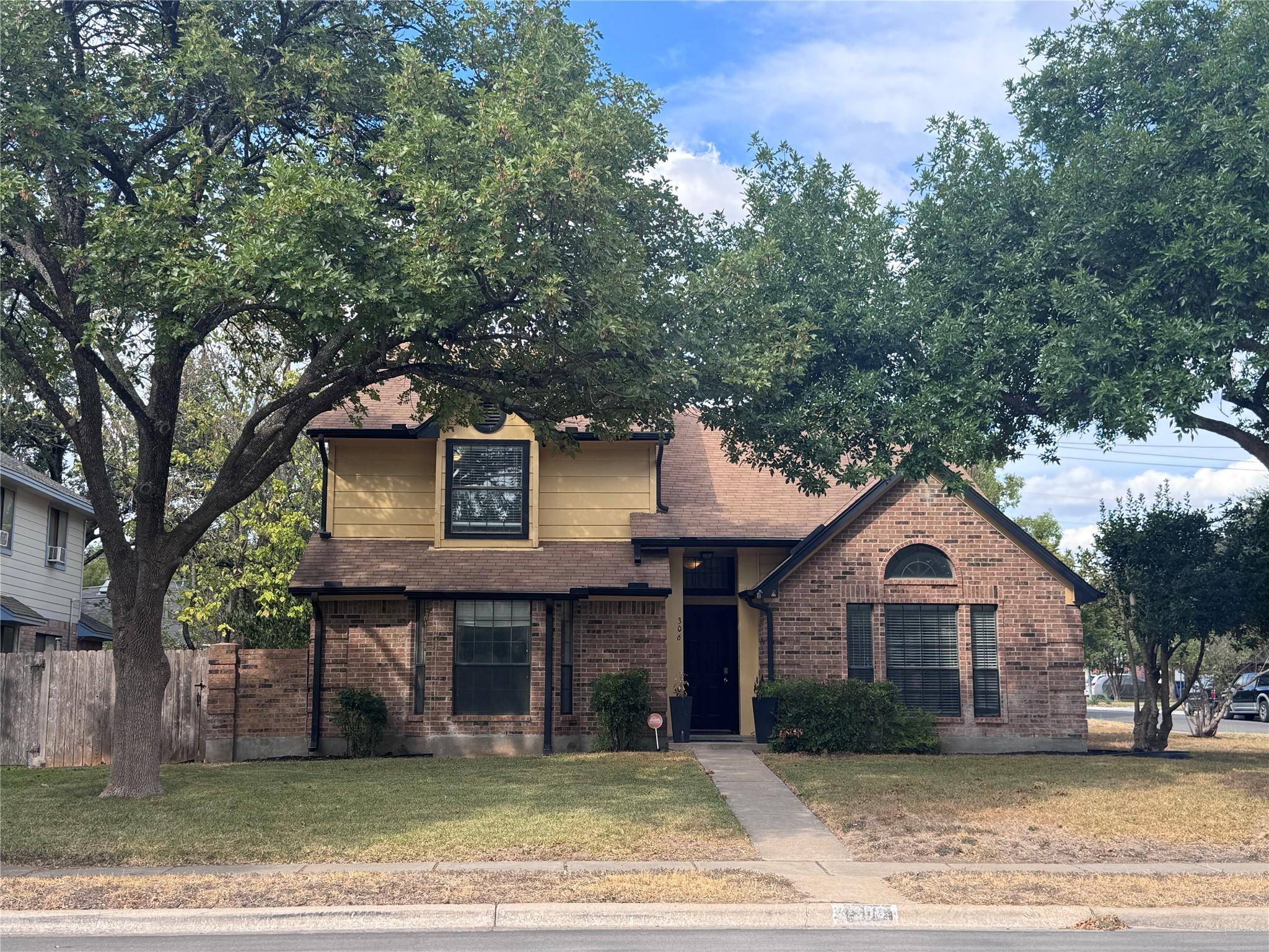306 Applewood DR, Pflugerville, TX 78660