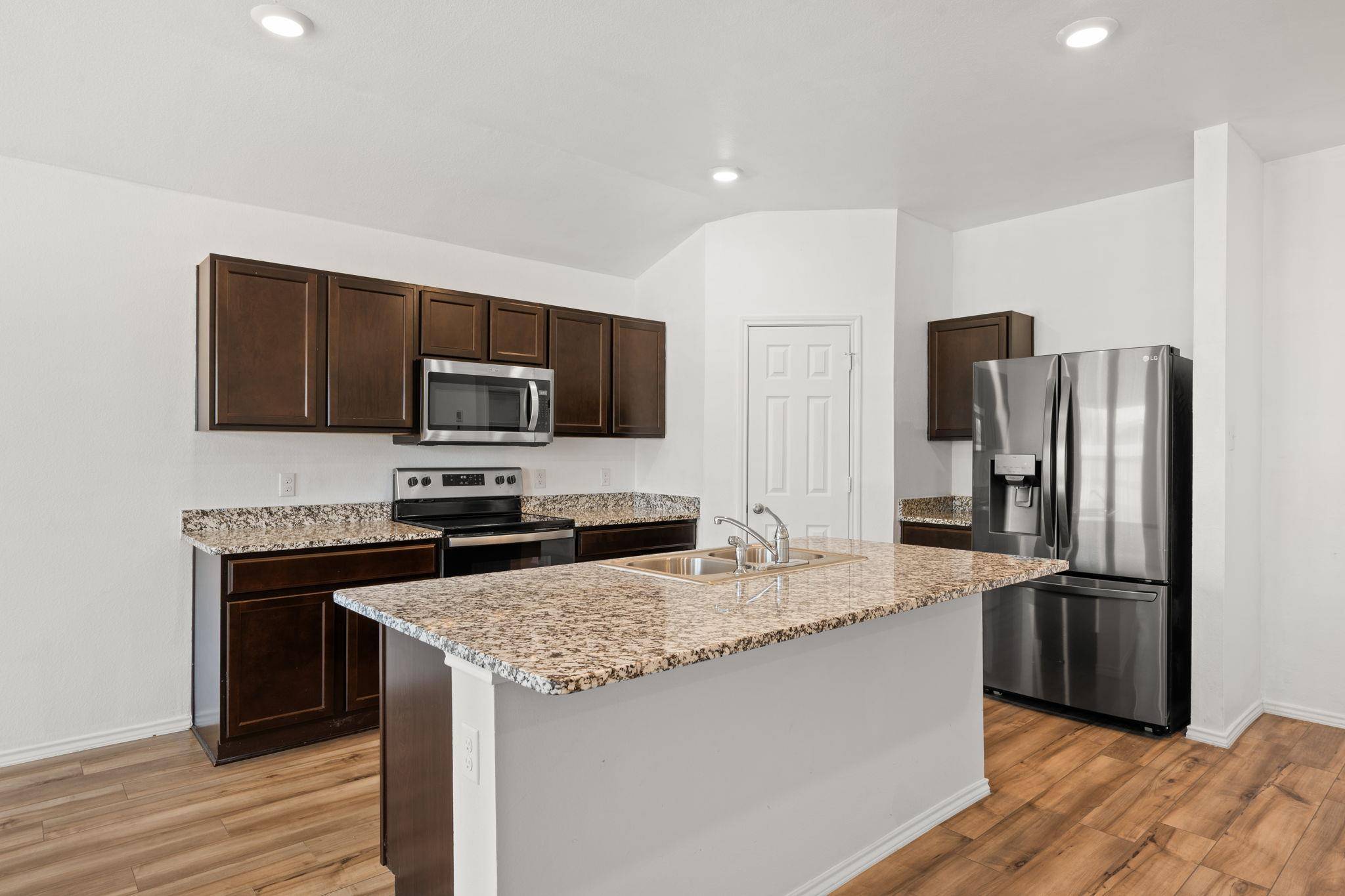 1012 Velvet CT, Troy, TX 76579