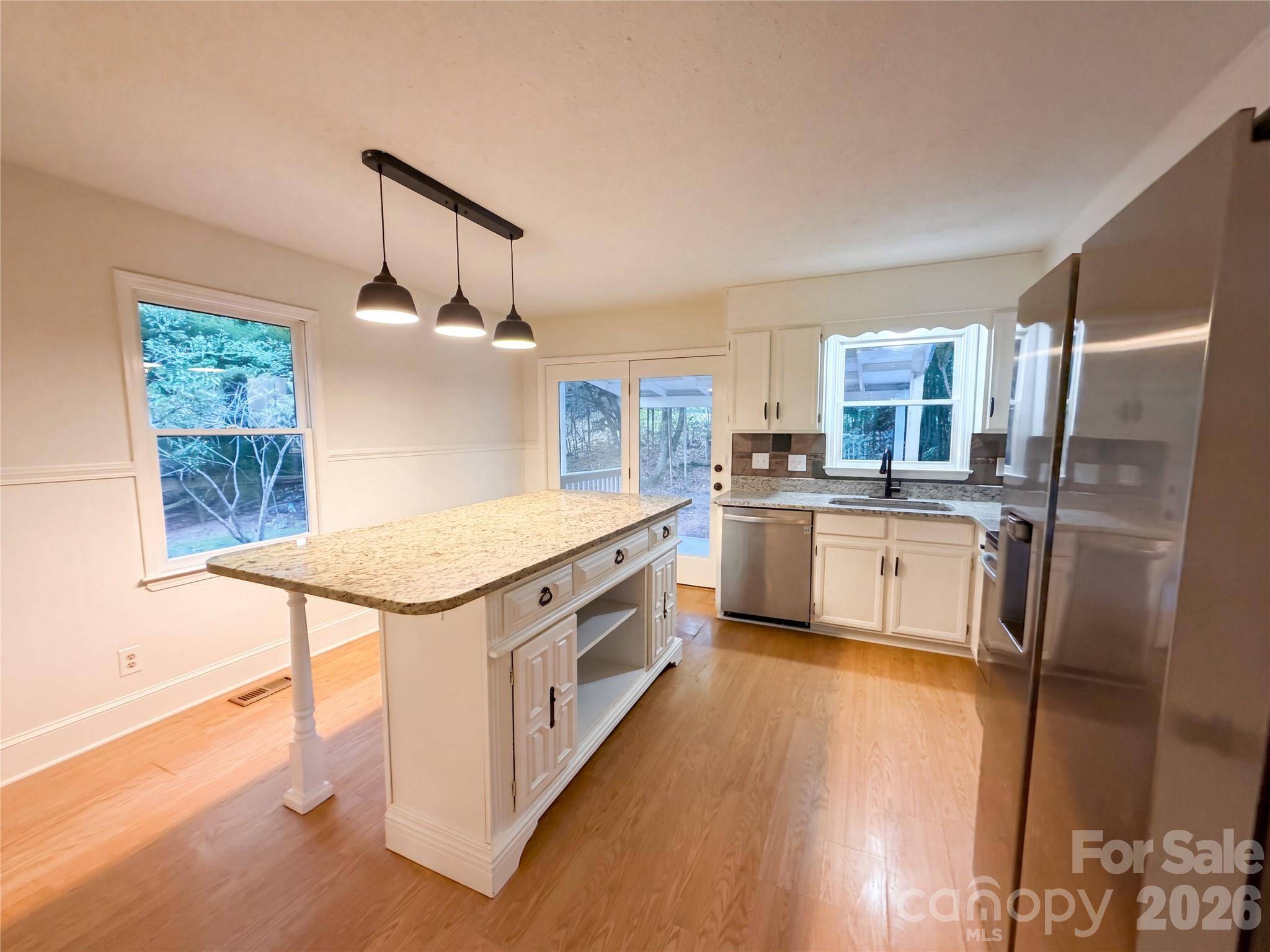 4043 Windward DR, Tega Cay, SC 29708