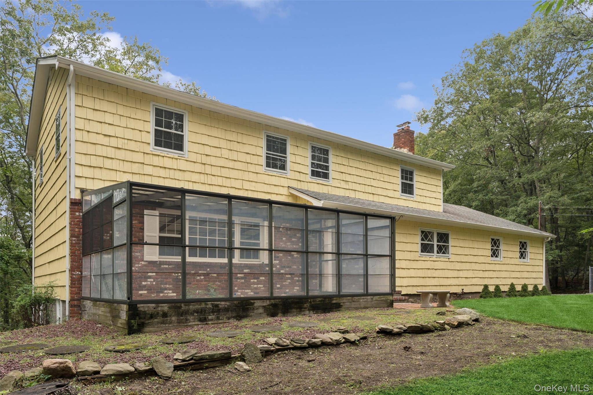 614 Twin Hills CT, Northport, NY 11768