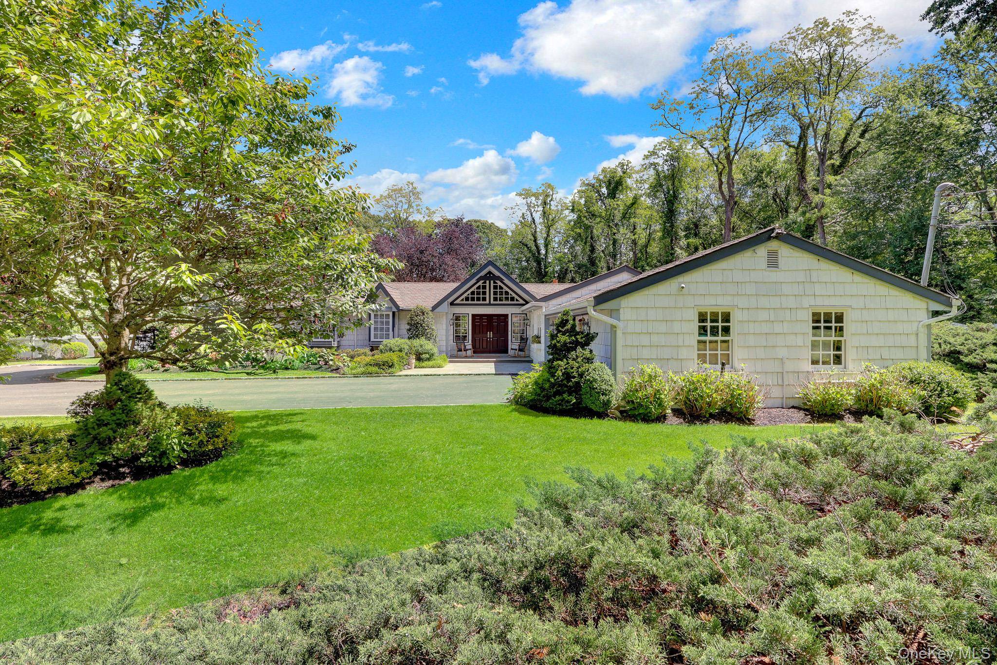 14 Horse Hill RD, Brookville, NY 11545