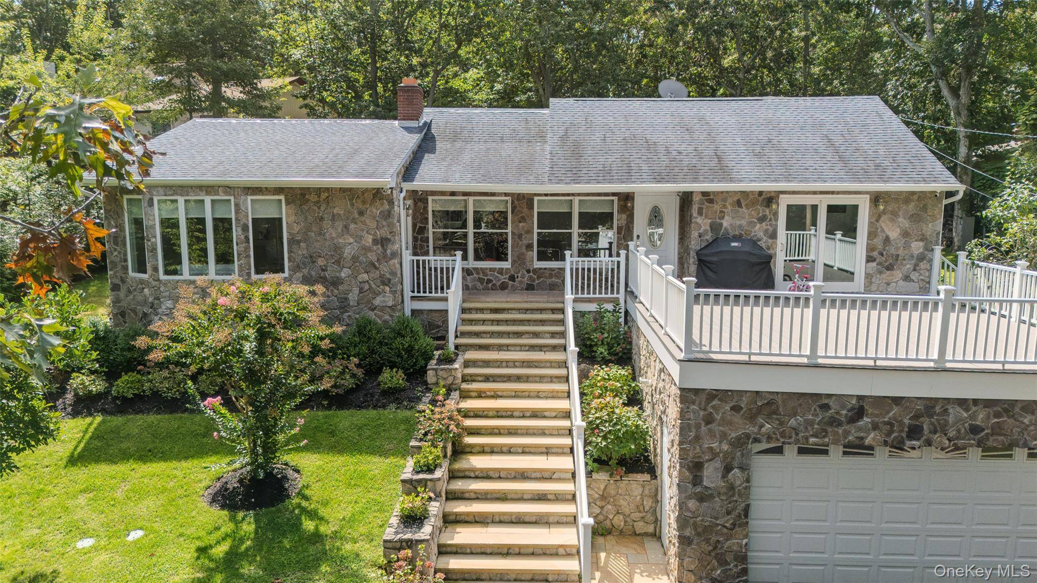 1000 Haywaters RD, Cutchogue, NY 11935