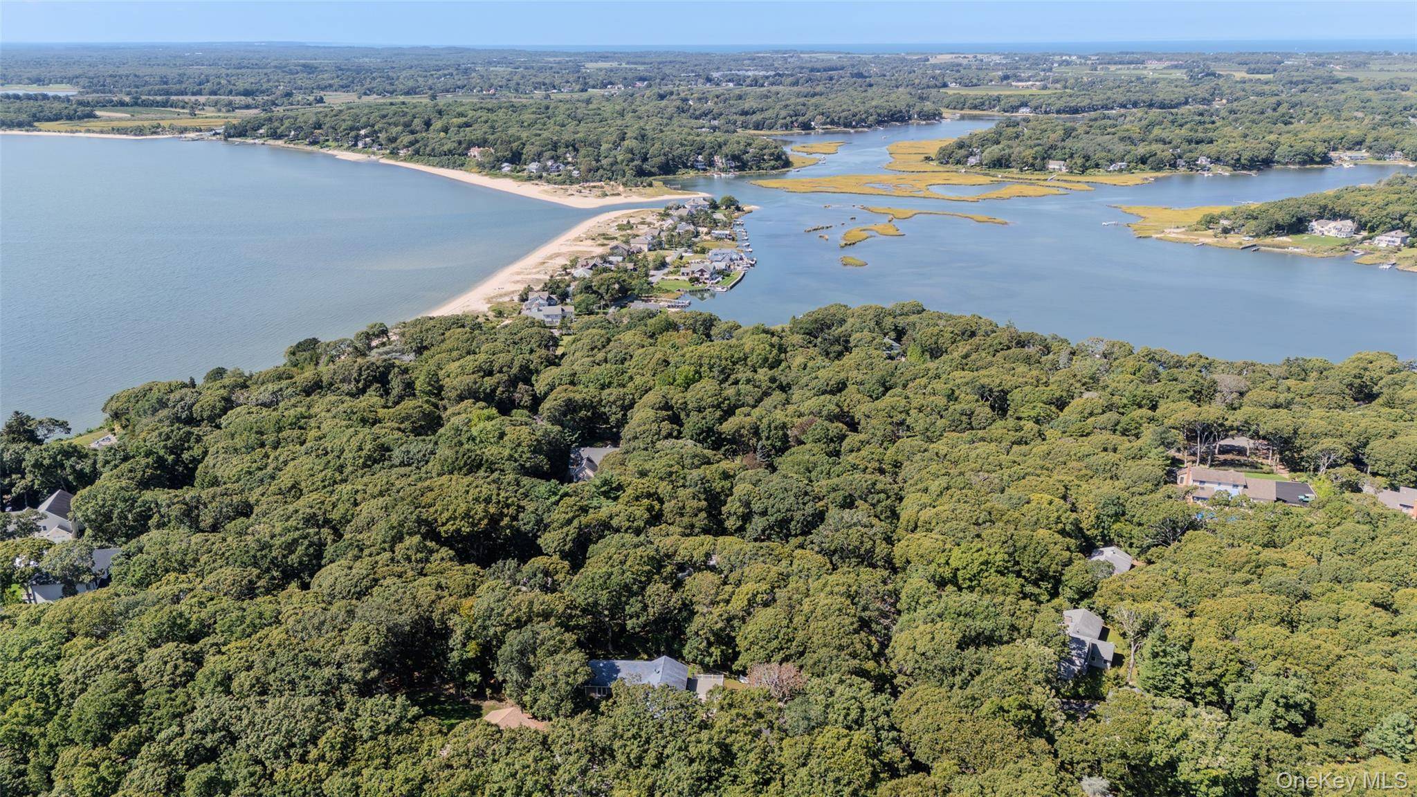 1000 Haywaters RD, Cutchogue, NY 11935