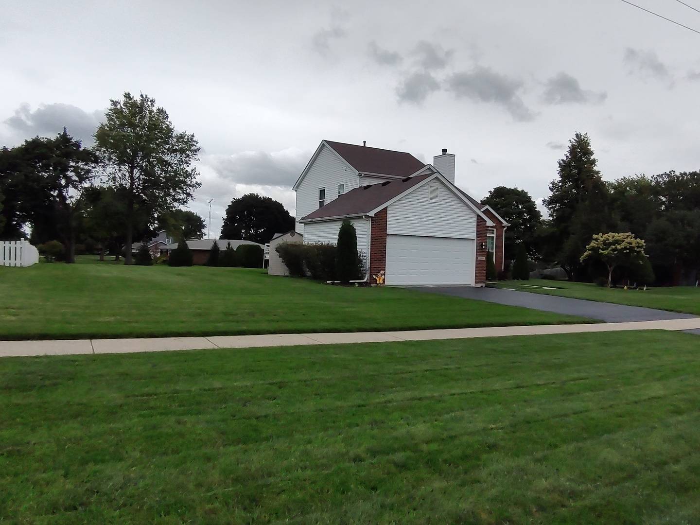 2000 Grandview TRL, Belvidere, IL 61008
