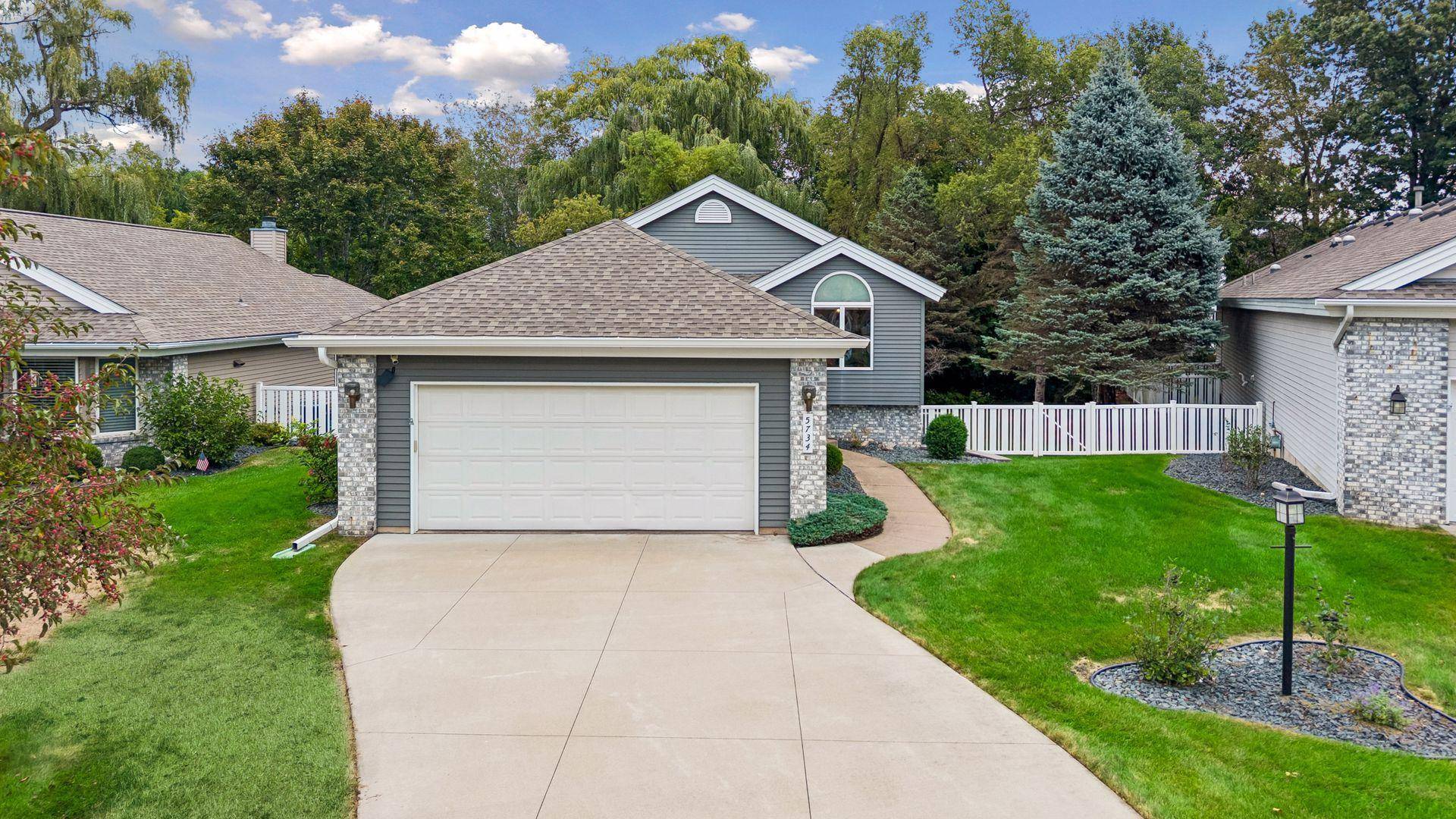 5734 Heather Ridge DR, Shoreview, MN 55126