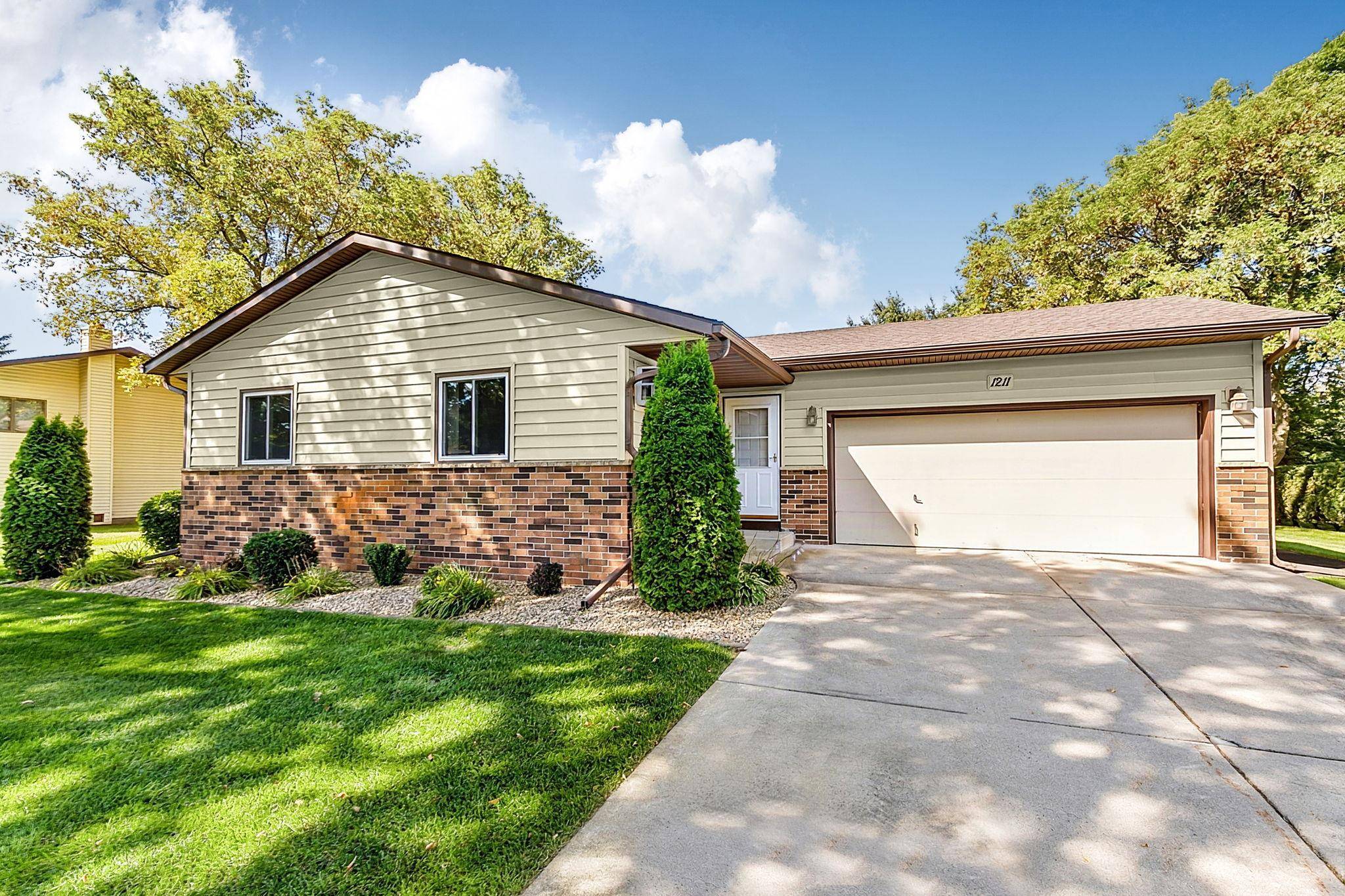 1211 Cypress RD, Saint Cloud, MN 56303